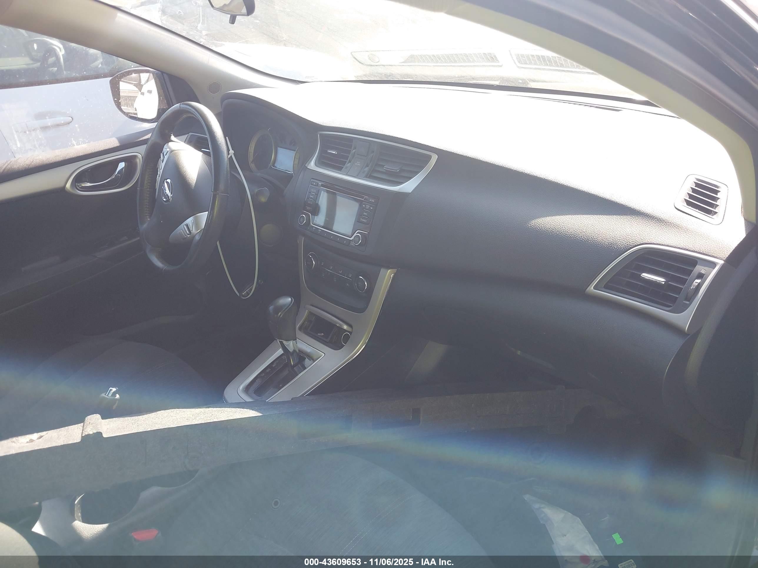 NISSAN SENTRA image 5