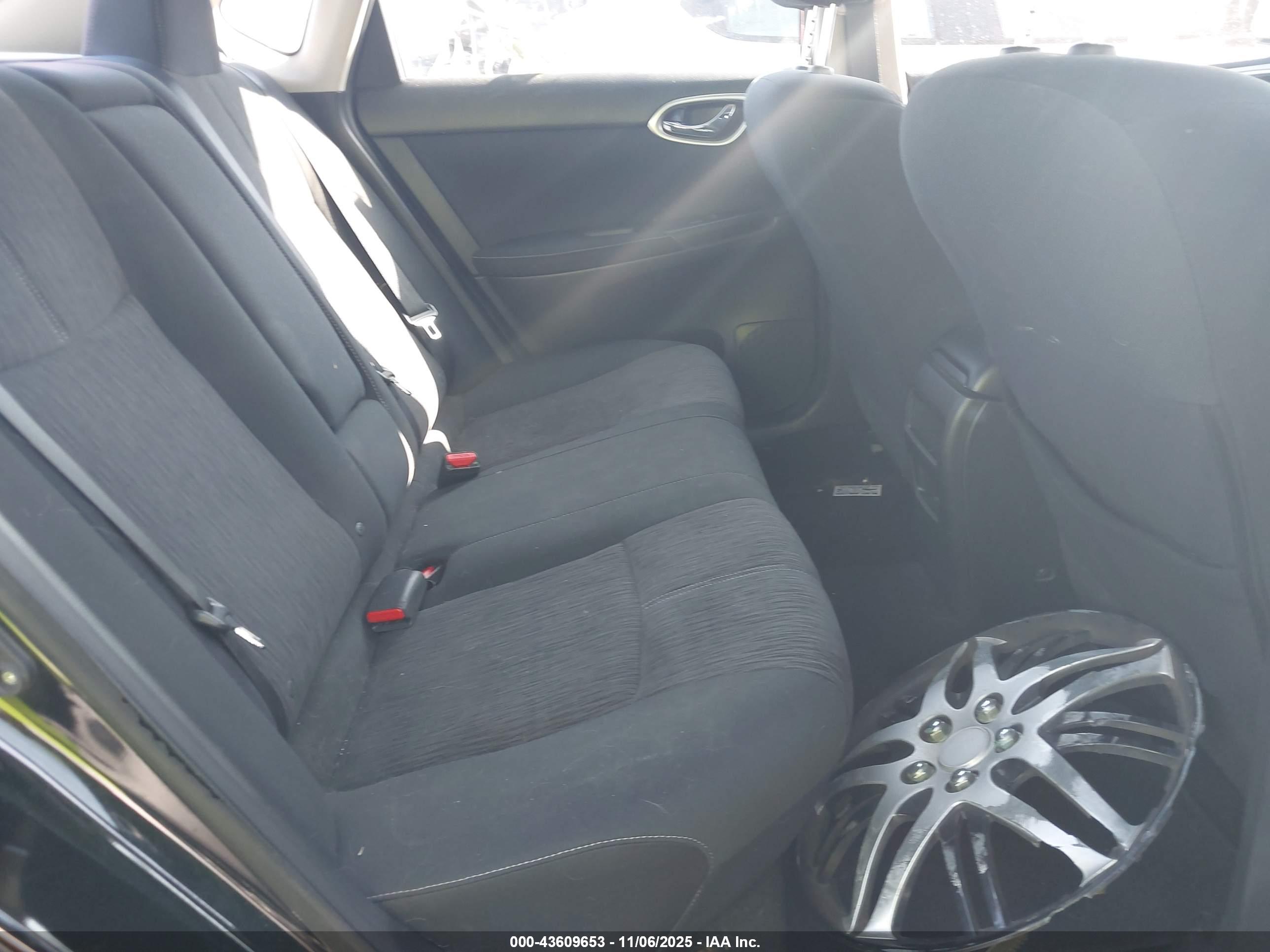 NISSAN SENTRA image 8