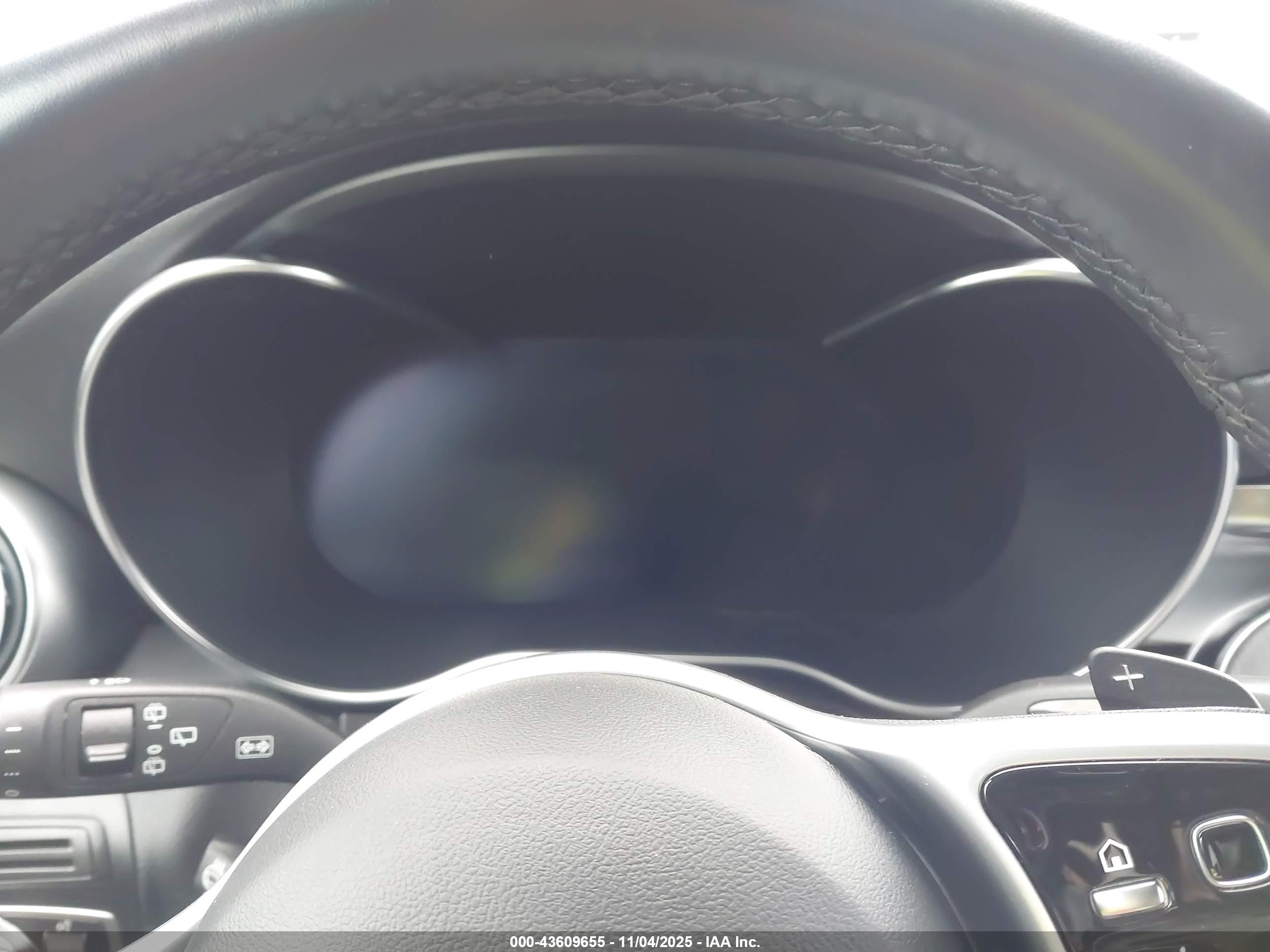 MERCEDES-BENZ GLC image 7