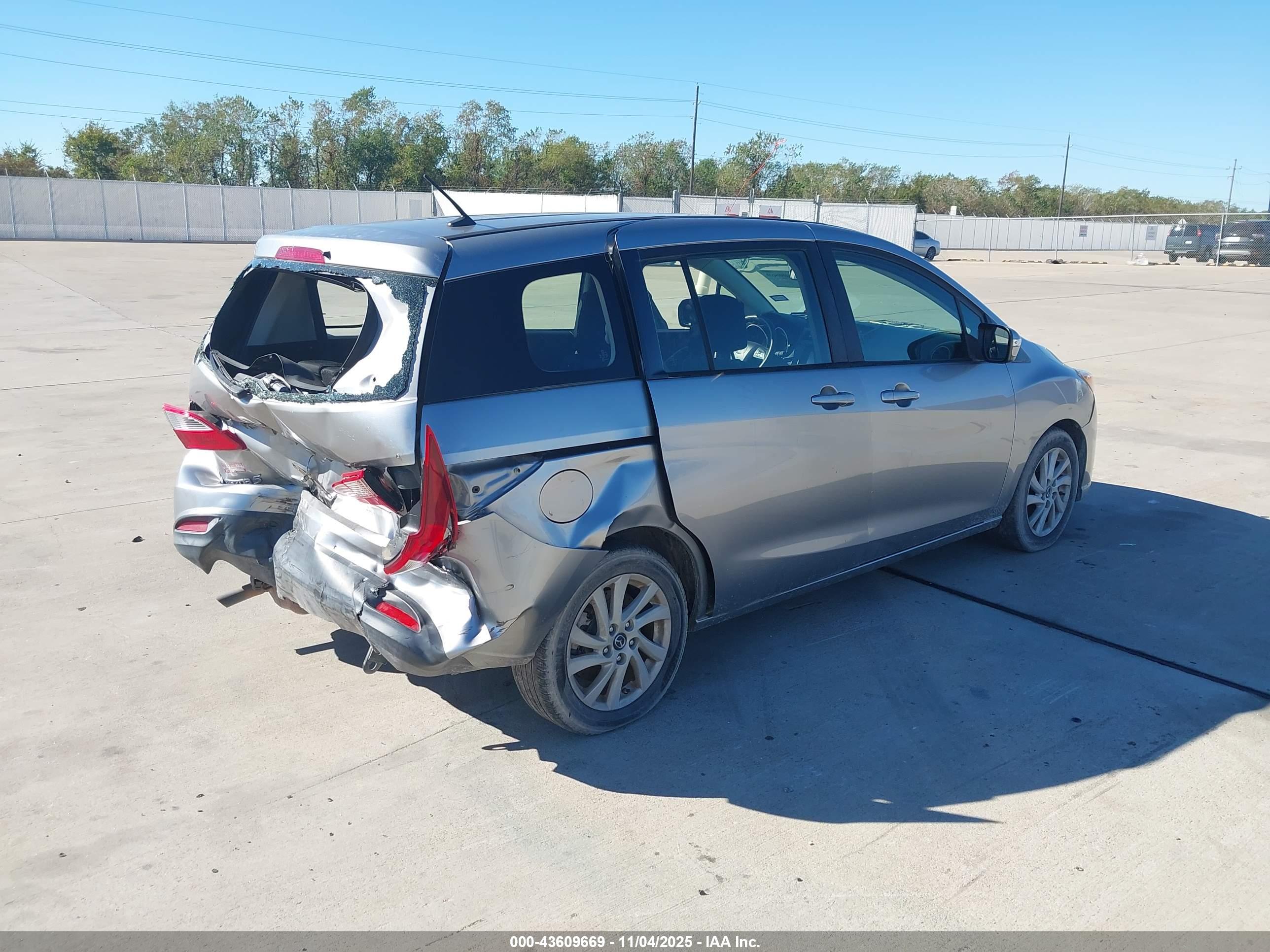 MAZDA MAZDA5 image 4