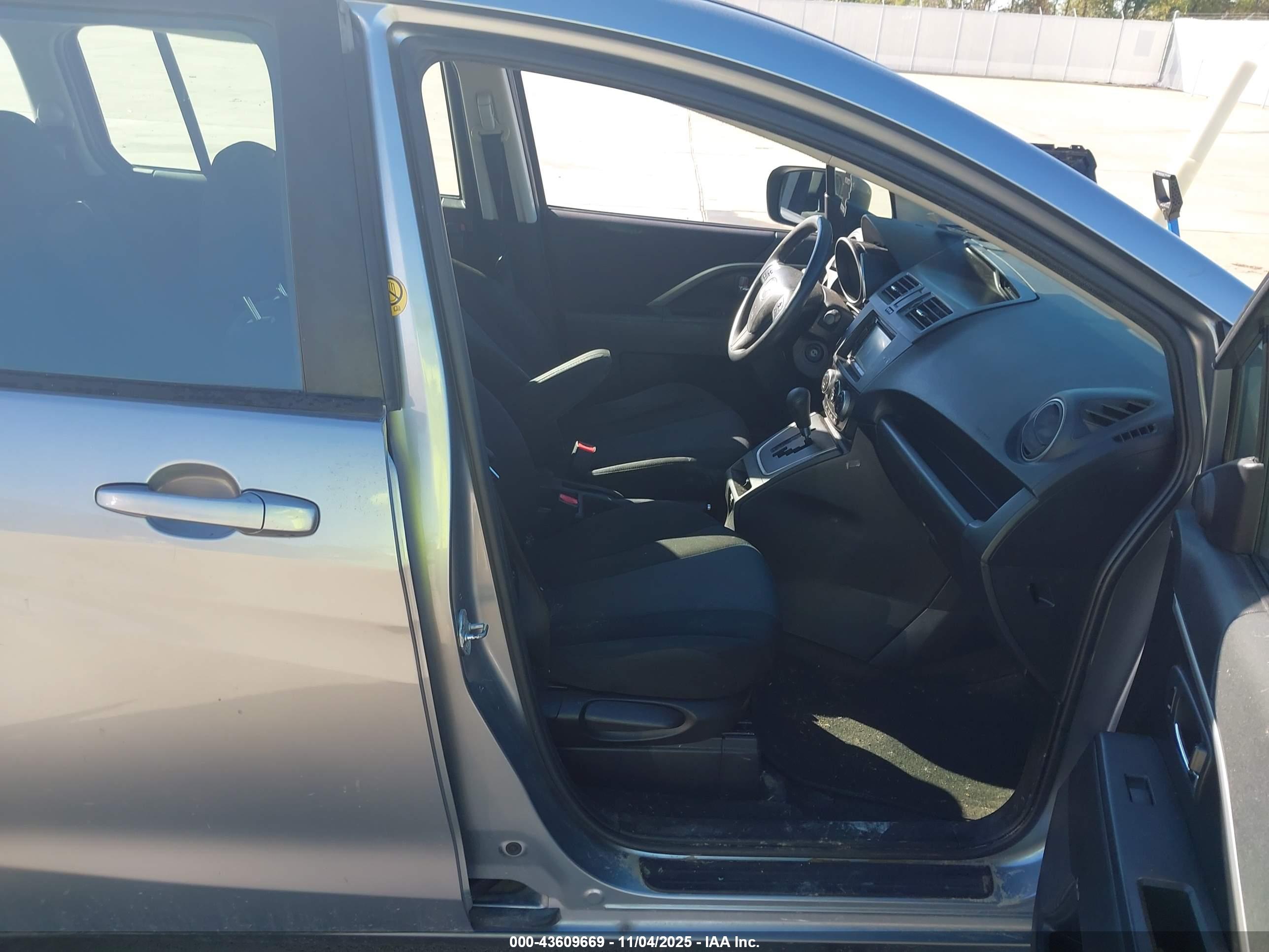 MAZDA MAZDA5 image 5
