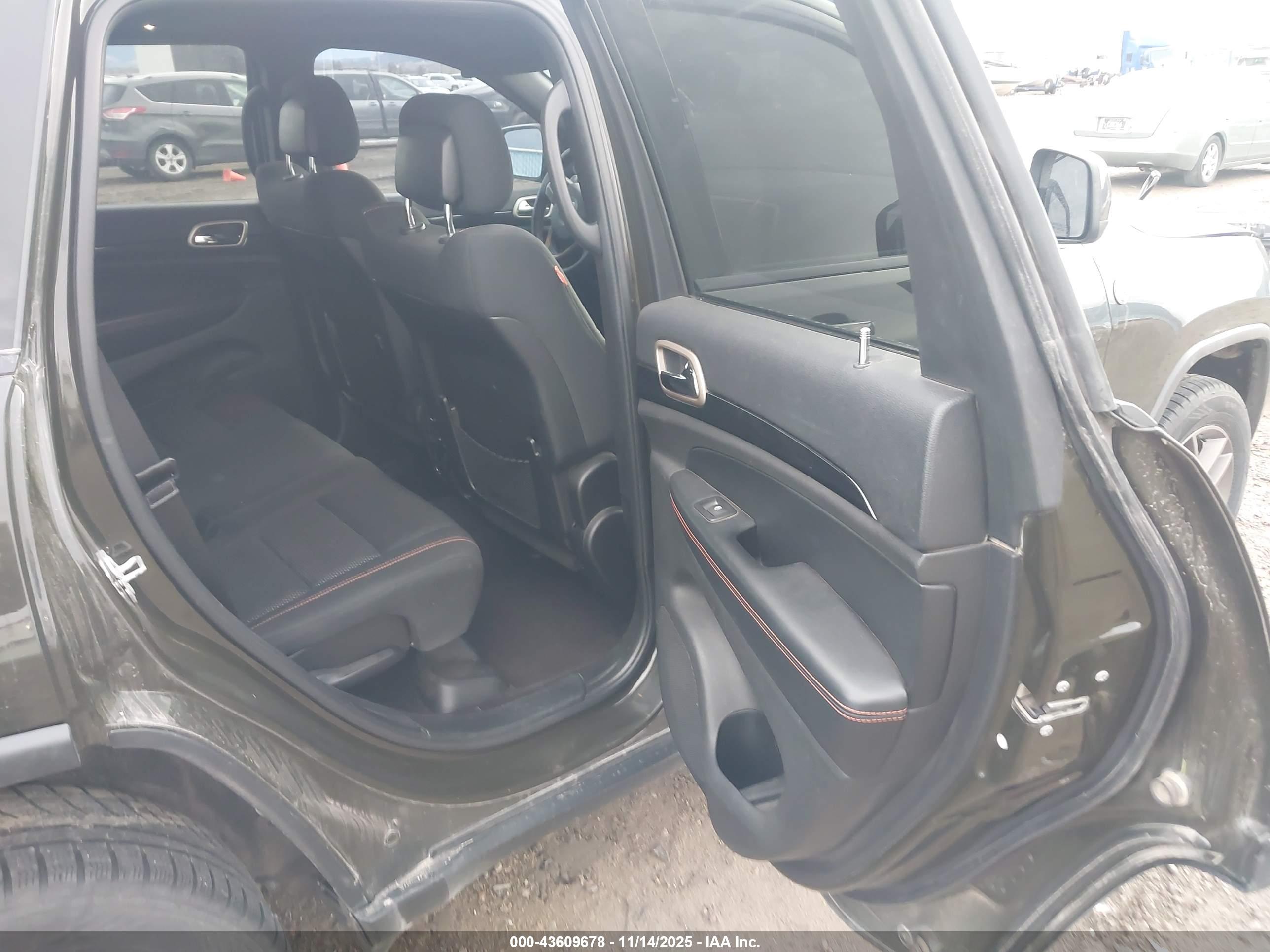 JEEP GRAND image 8