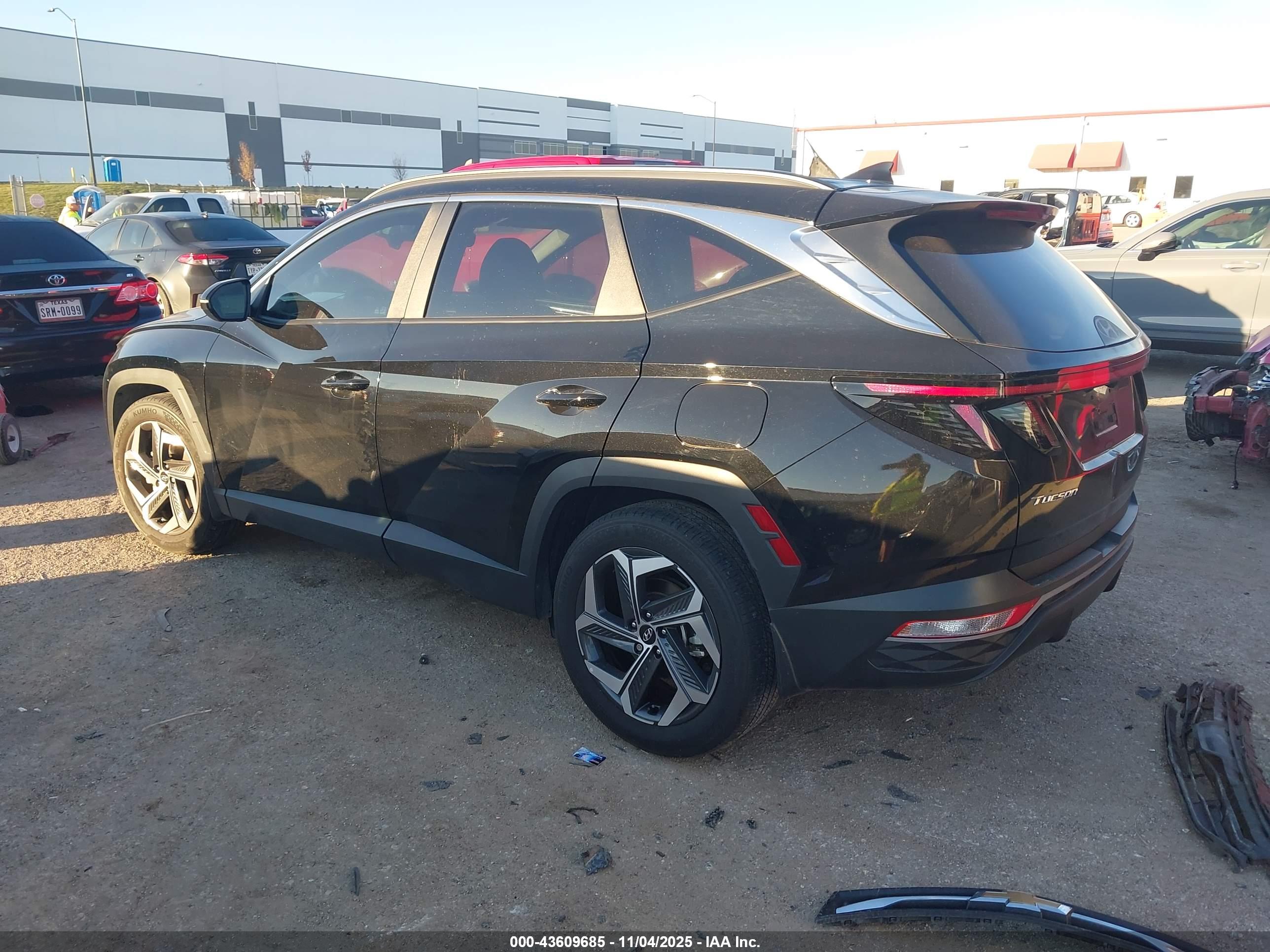 HYUNDAI TUCSON image 3