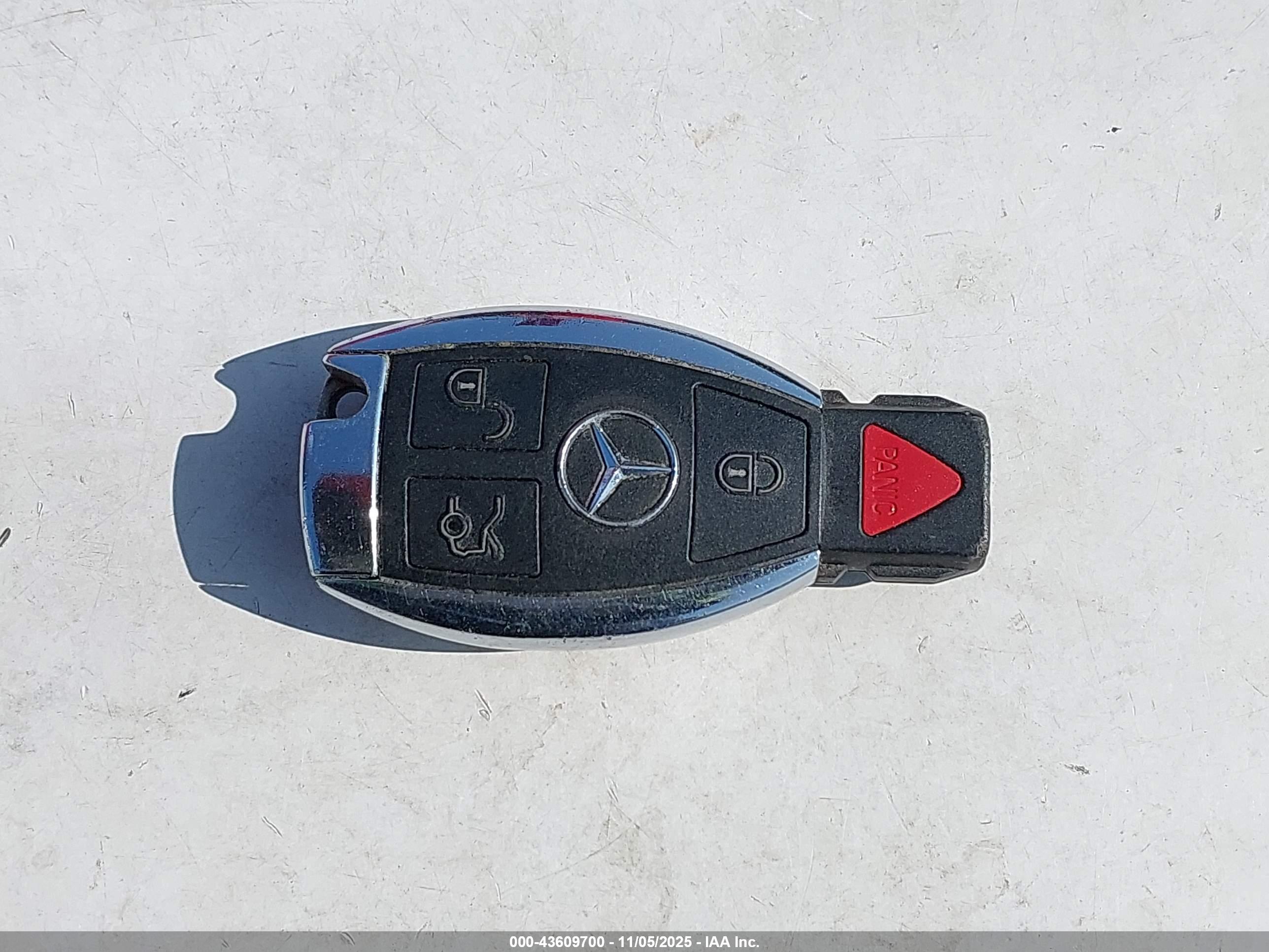 MERCEDES-BENZ E image 11