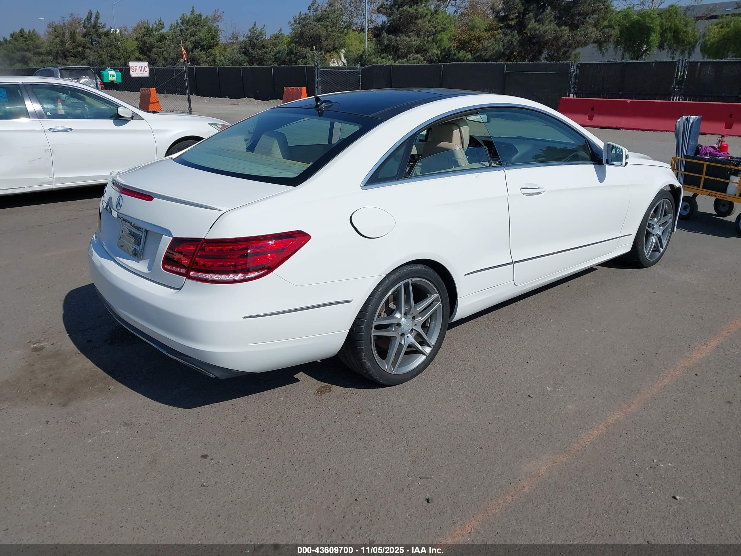 MERCEDES-BENZ E image 4