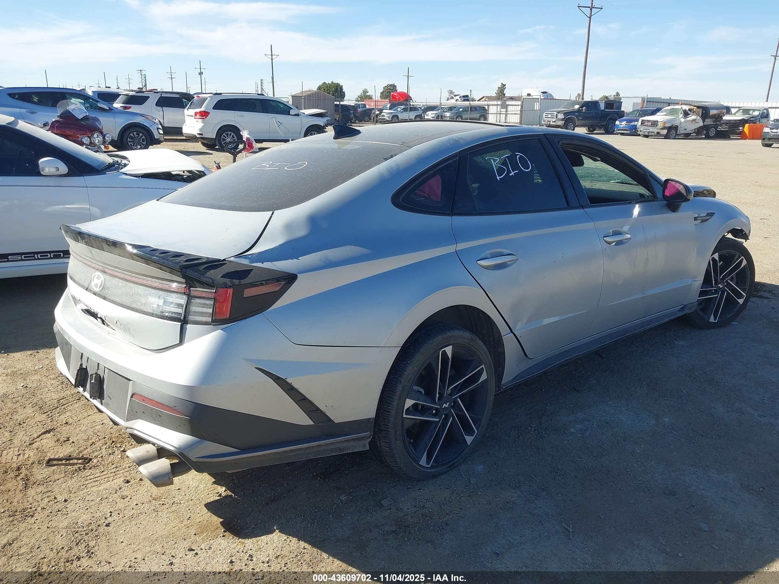 HYUNDAI SONATA image 4