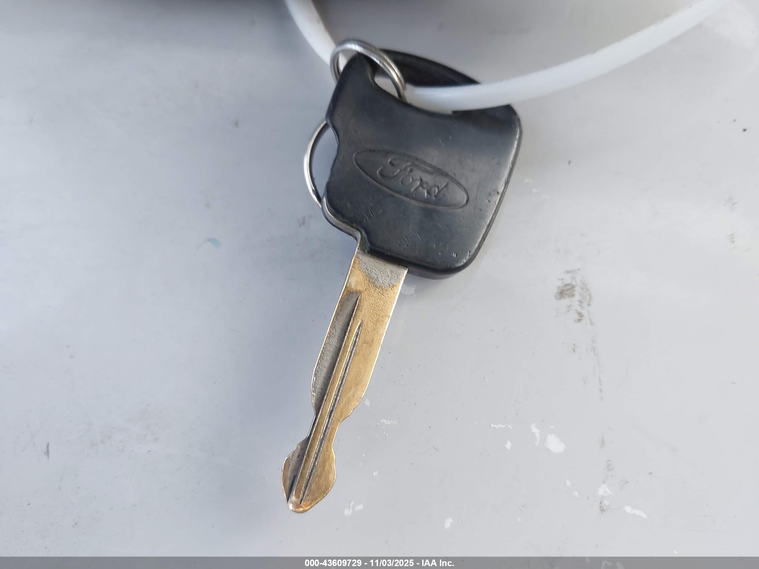FORD MUSTANG image 11