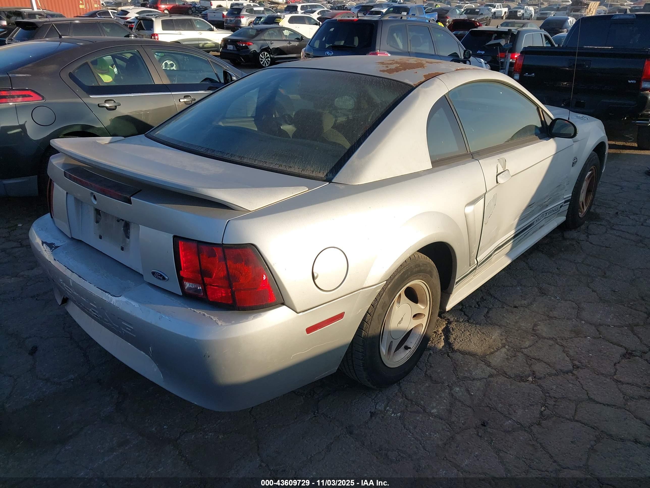 FORD MUSTANG image 4