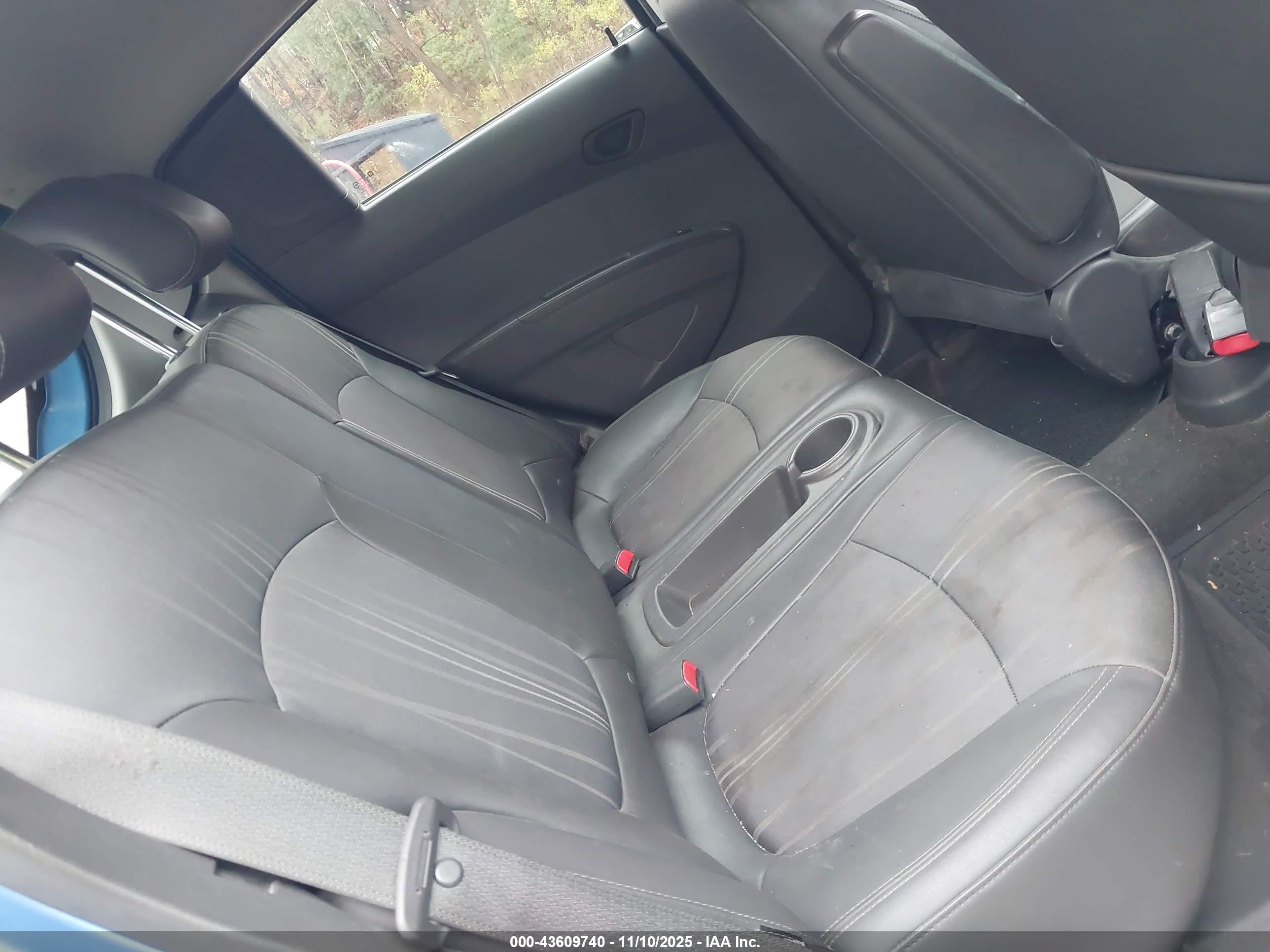 CHEVROLET SPARK image 8