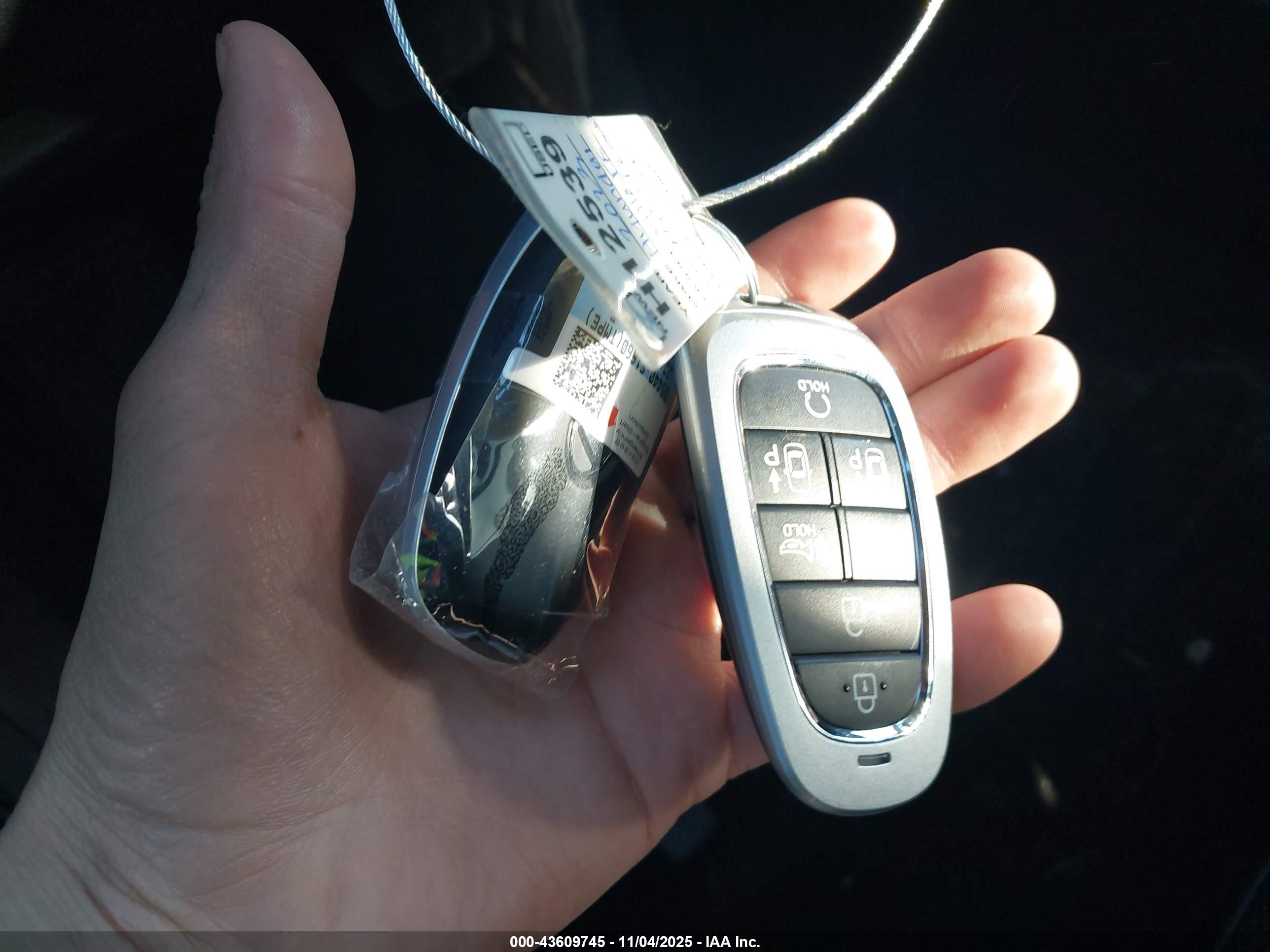 HYUNDAI SANTA image 11