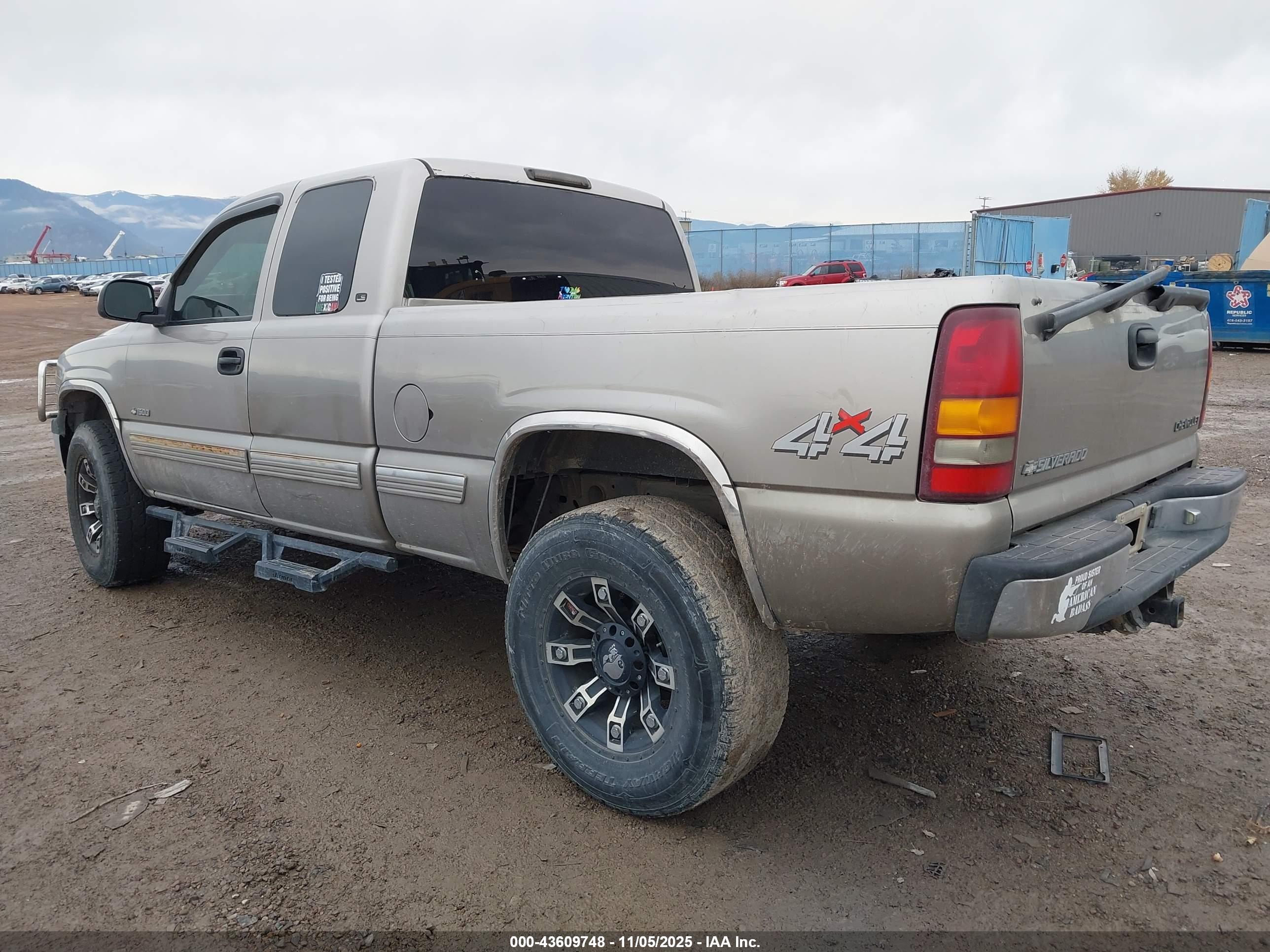 CHEVROLET SILVERADO image 3