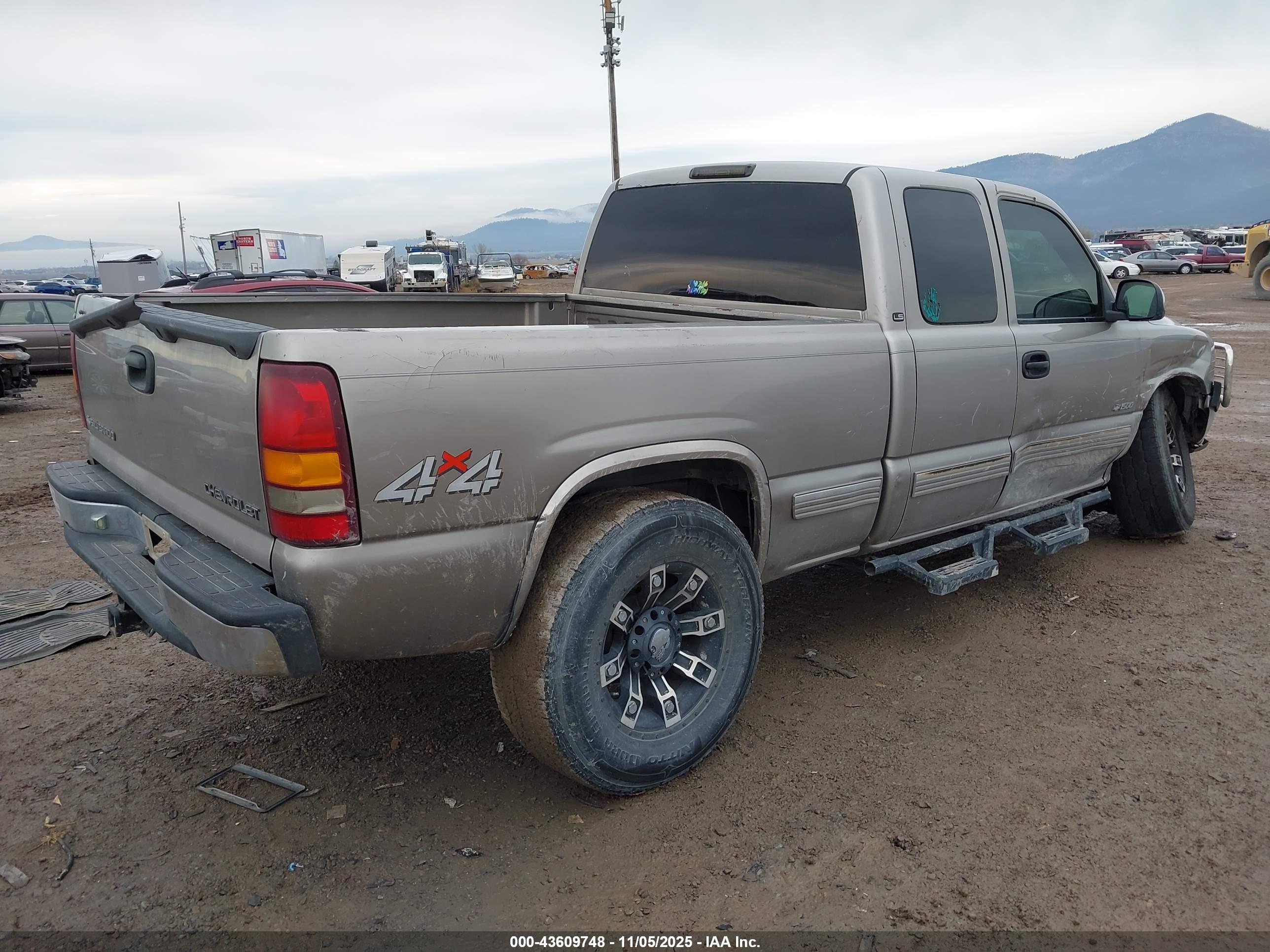 CHEVROLET SILVERADO image 4