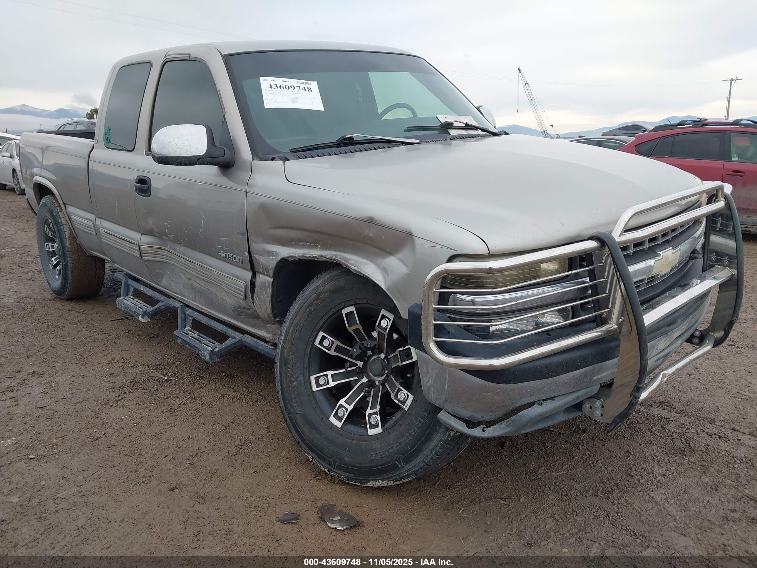 CHEVROLET SILVERADO image 6