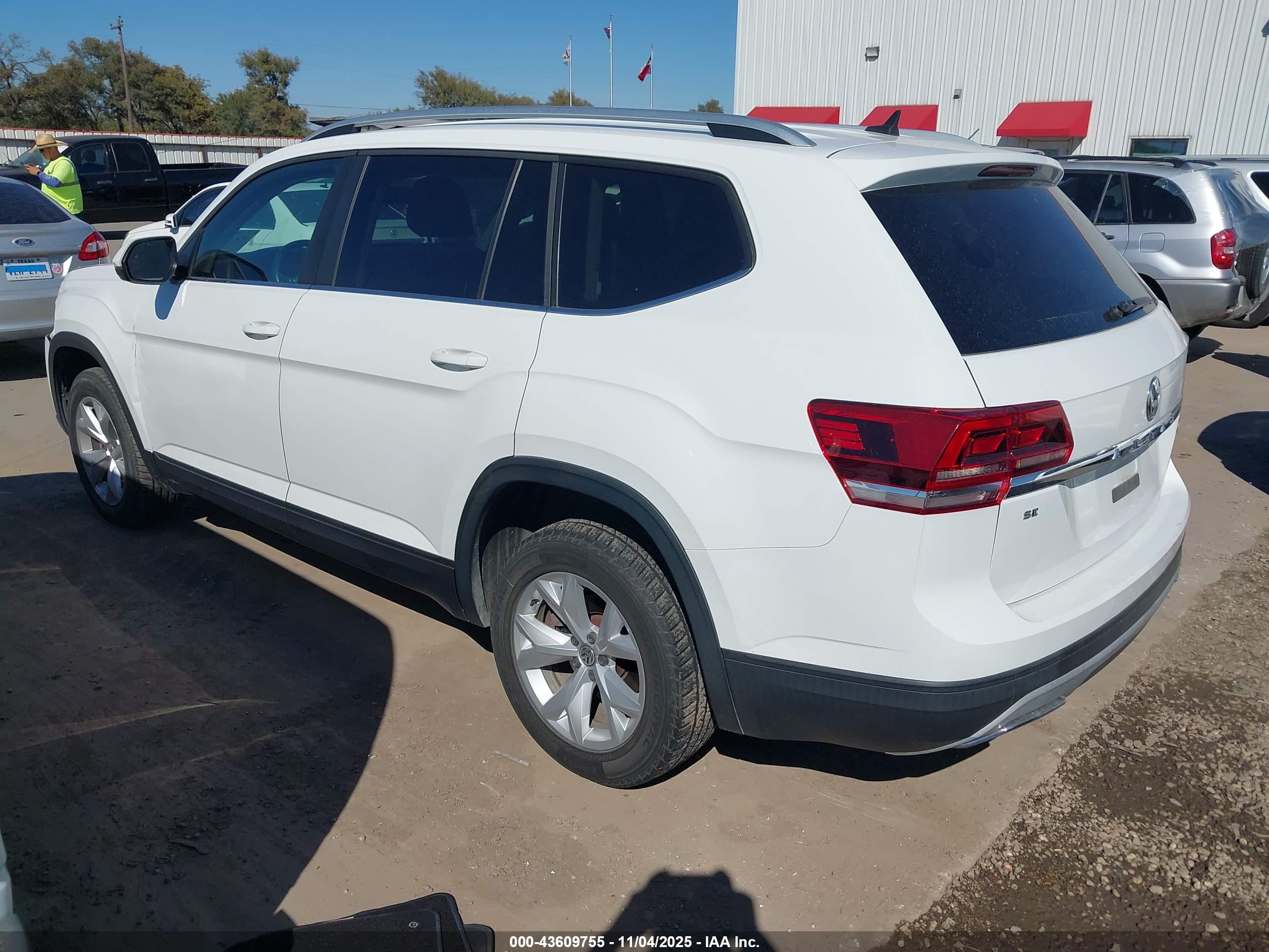 VOLKSWAGEN ATLAS image 3