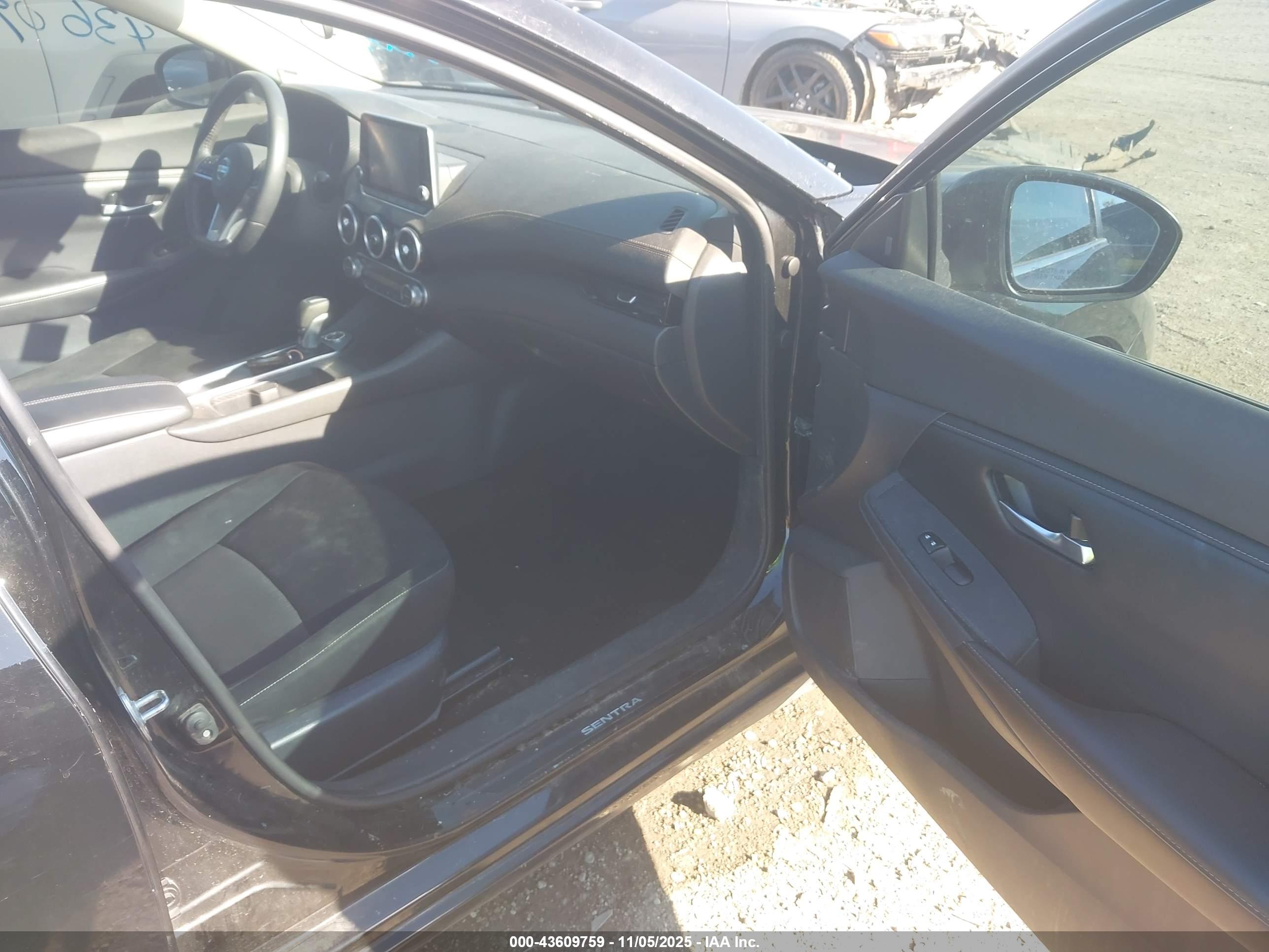 NISSAN SENTRA image 5