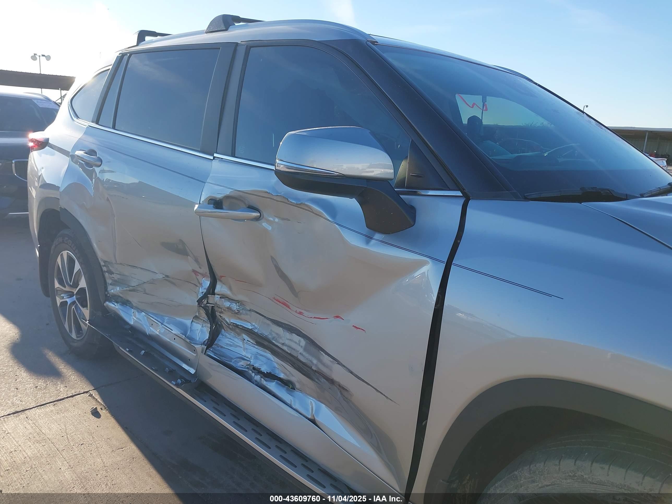 TOYOTA HIGHLANDER image 6