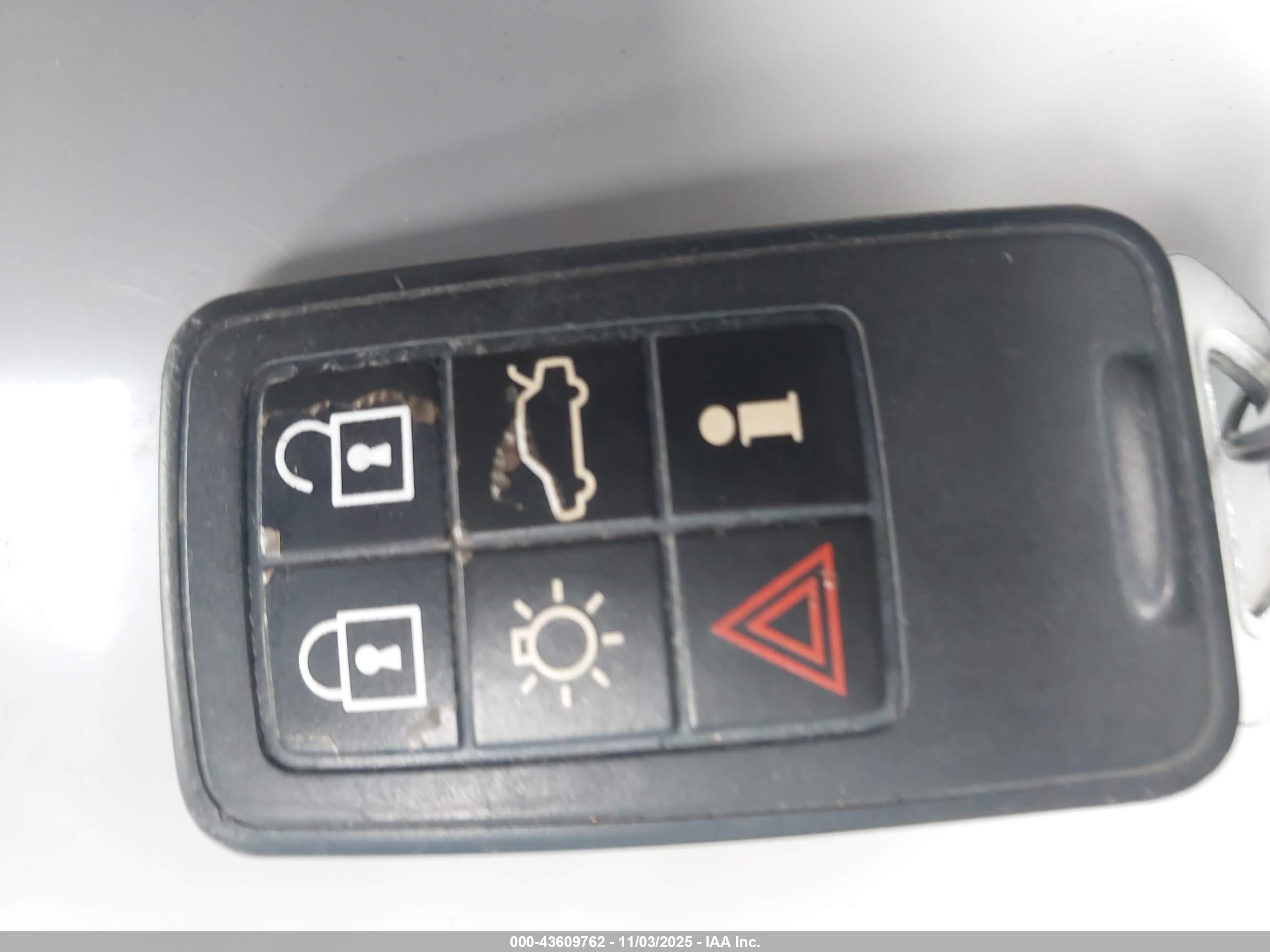 VOLVO S60 image 11