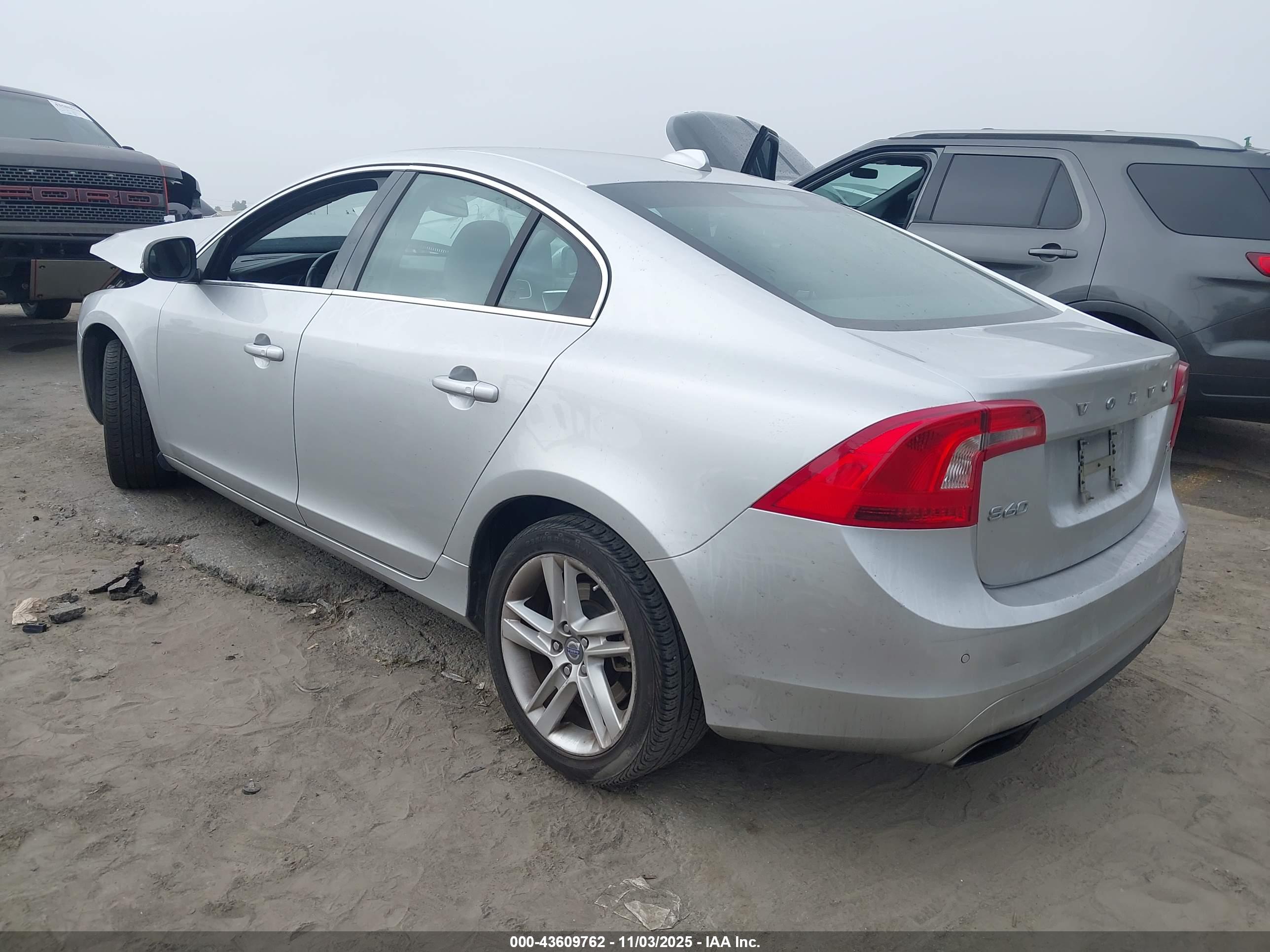 VOLVO S60 image 3