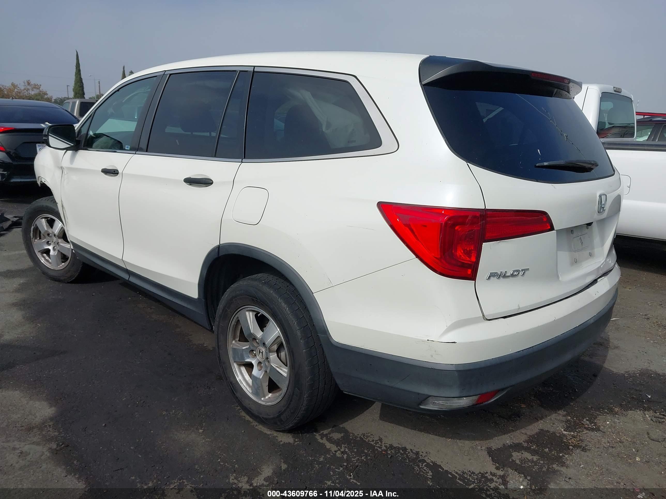 HONDA PILOT image 3