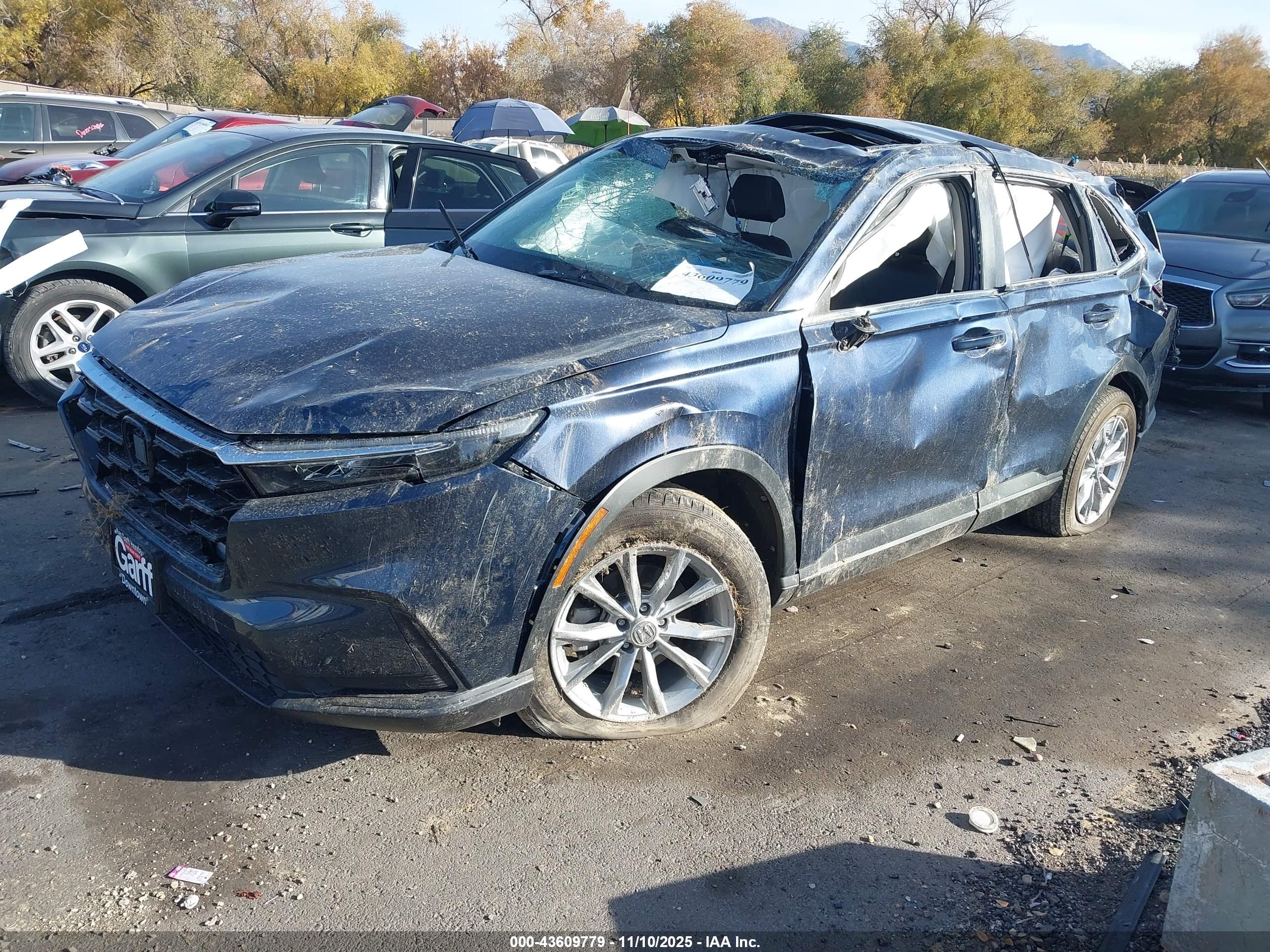 HONDA CR-V image 2