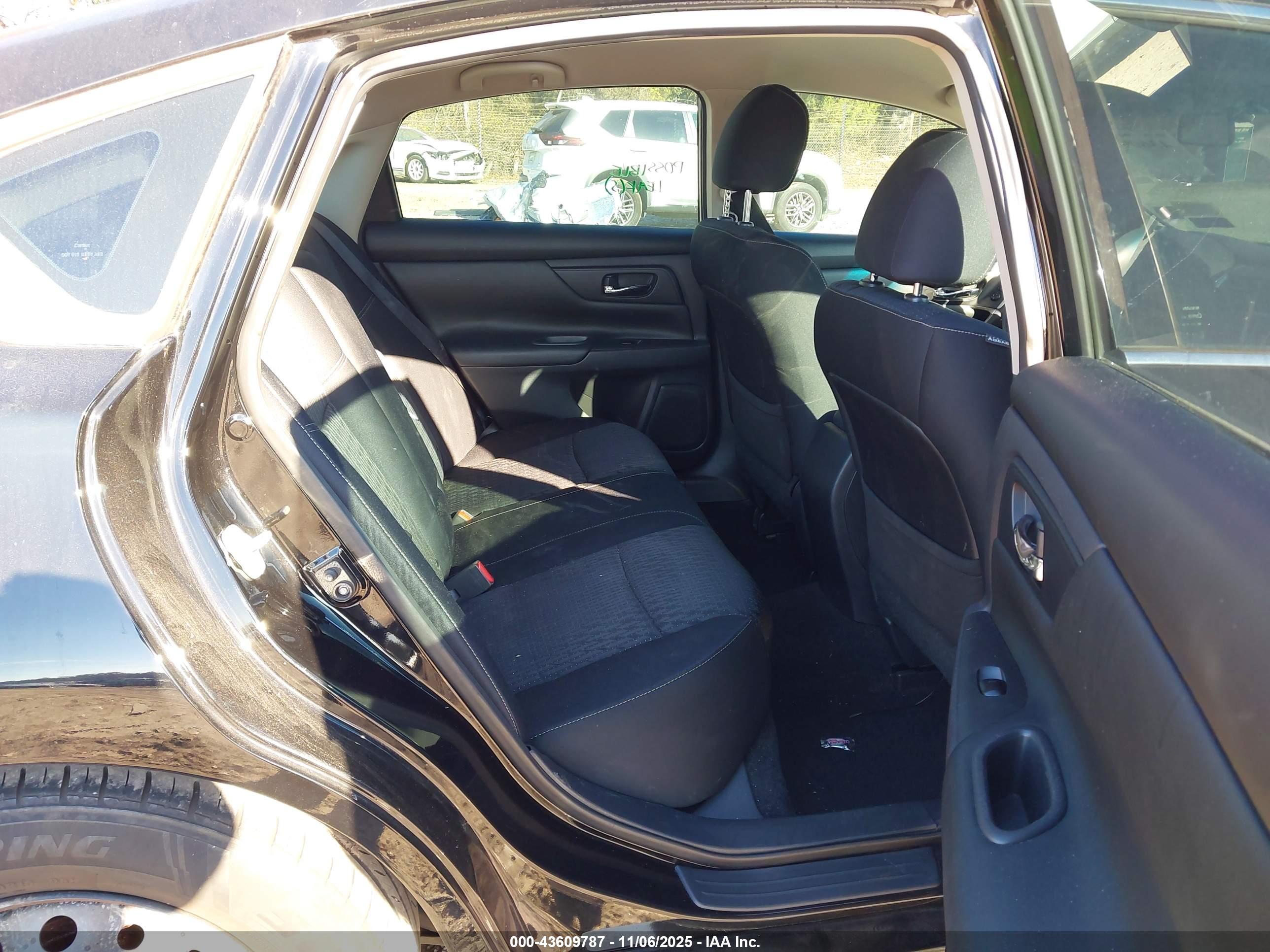 NISSAN ALTIMA image 8