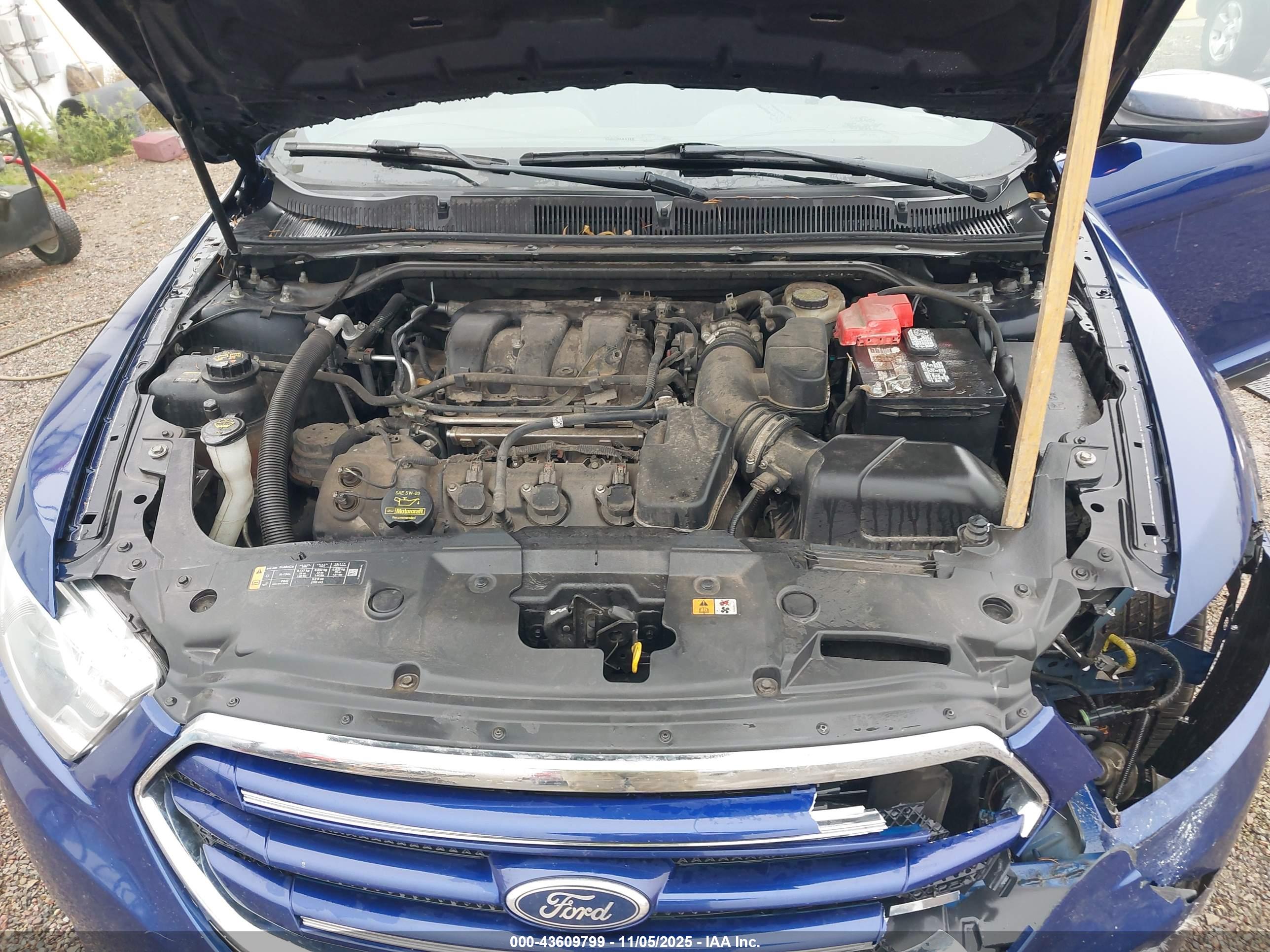FORD TAURUS image 10