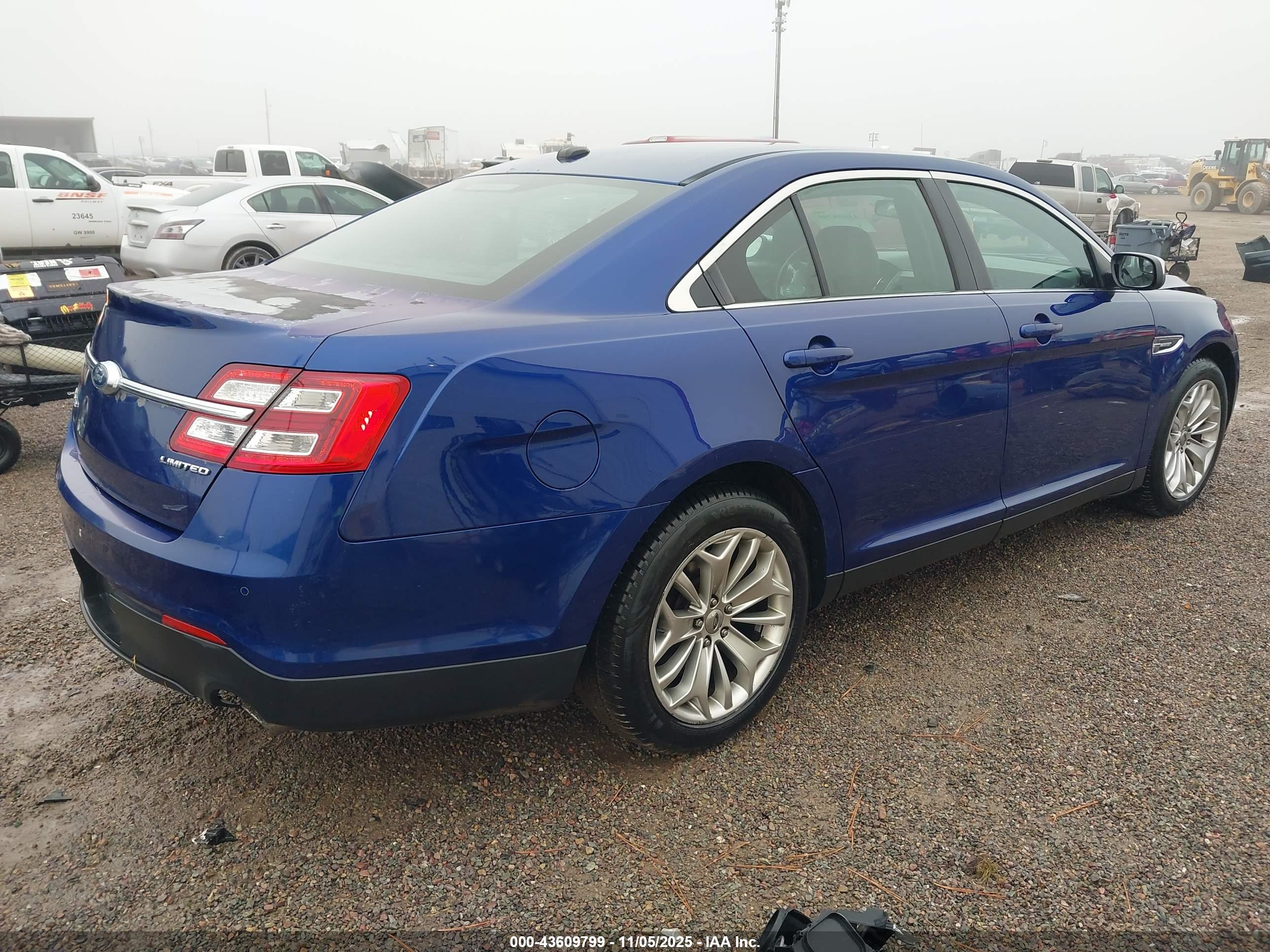 FORD TAURUS image 4