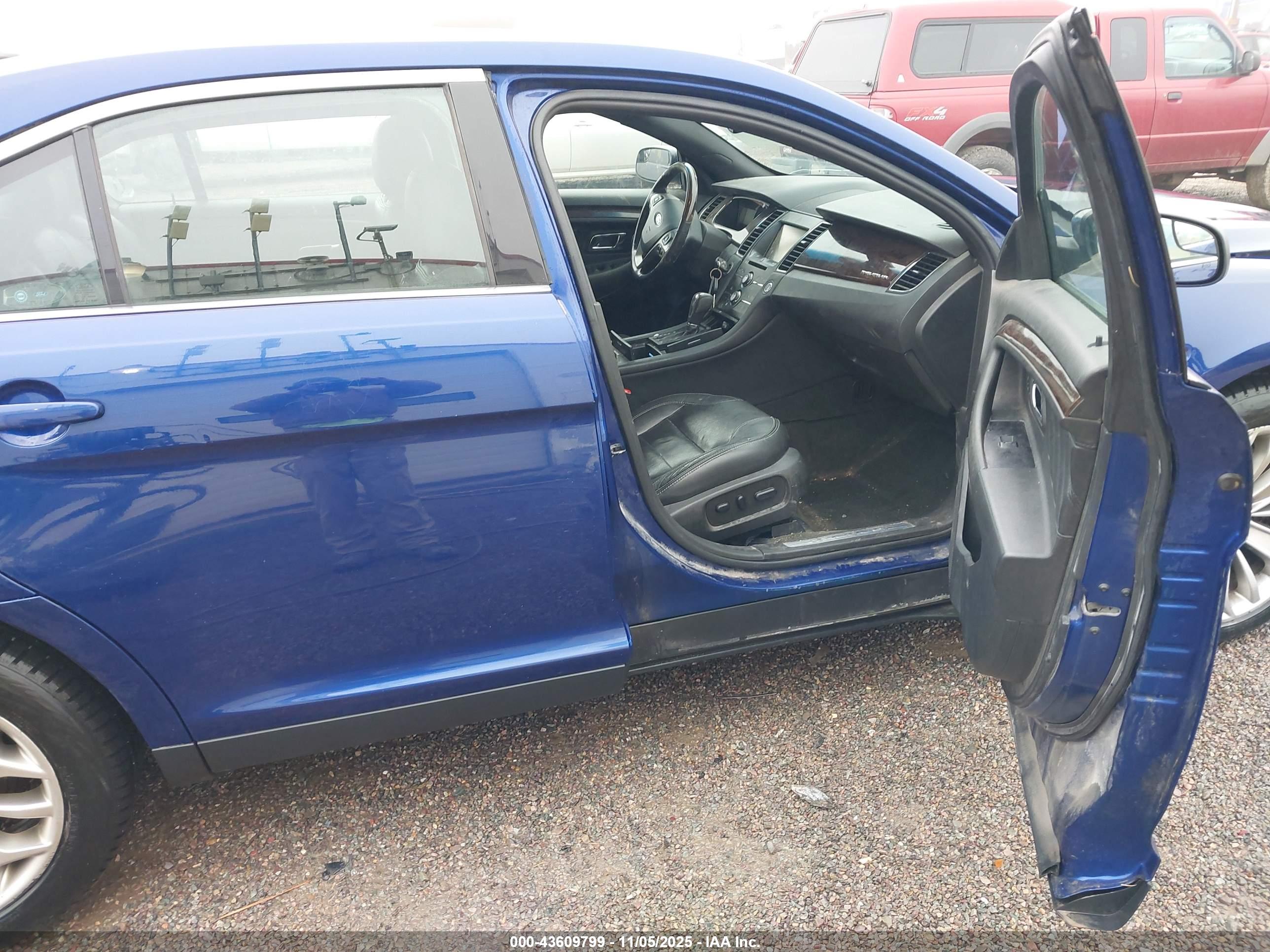 FORD TAURUS image 5