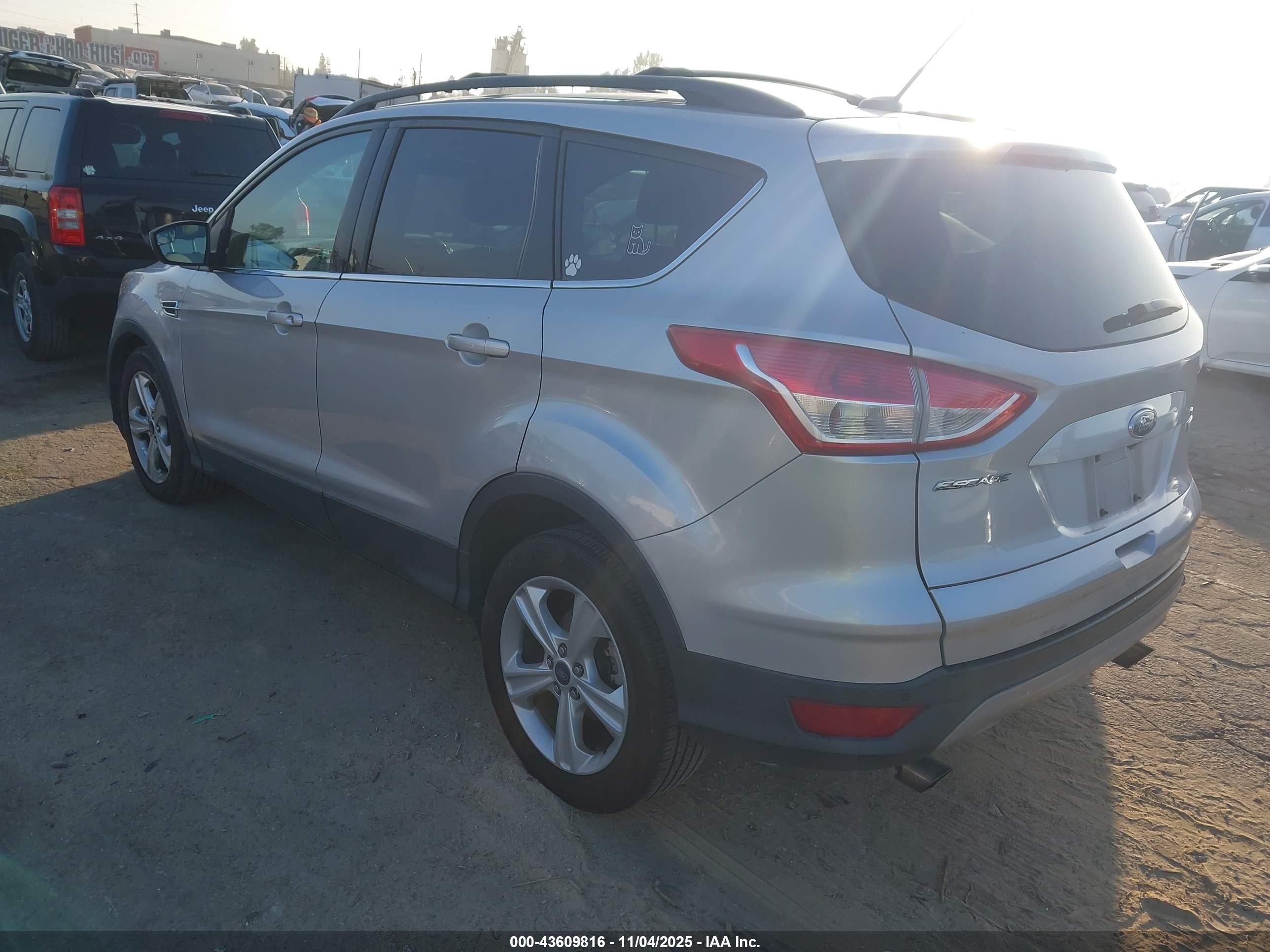 FORD ESCAPE image 3