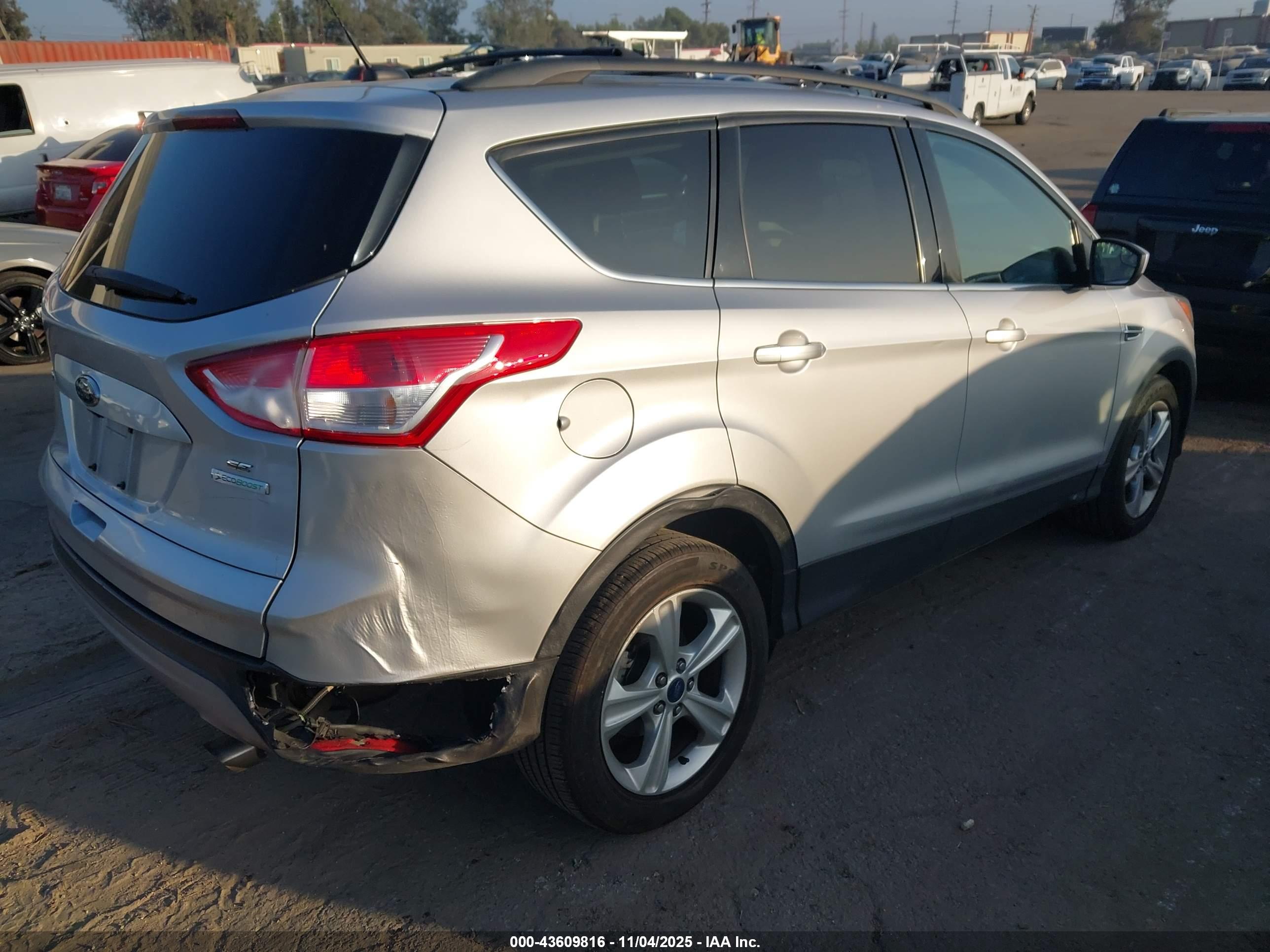 FORD ESCAPE image 4