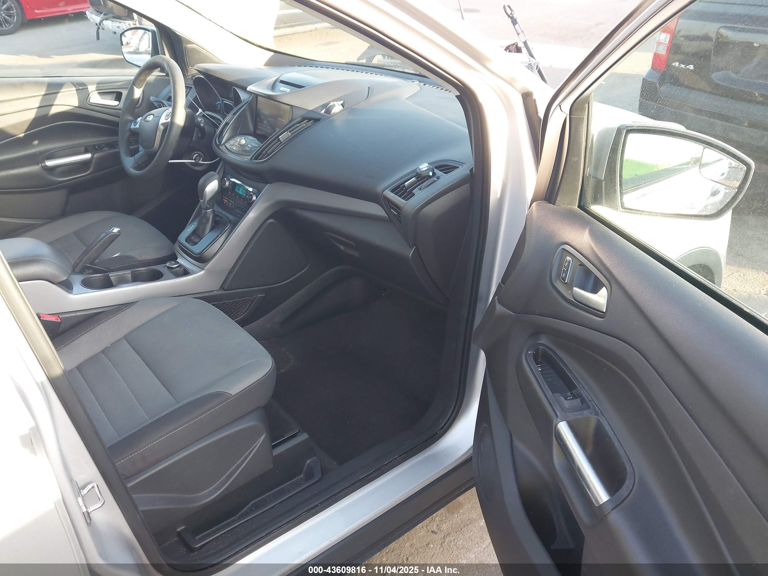 FORD ESCAPE image 5