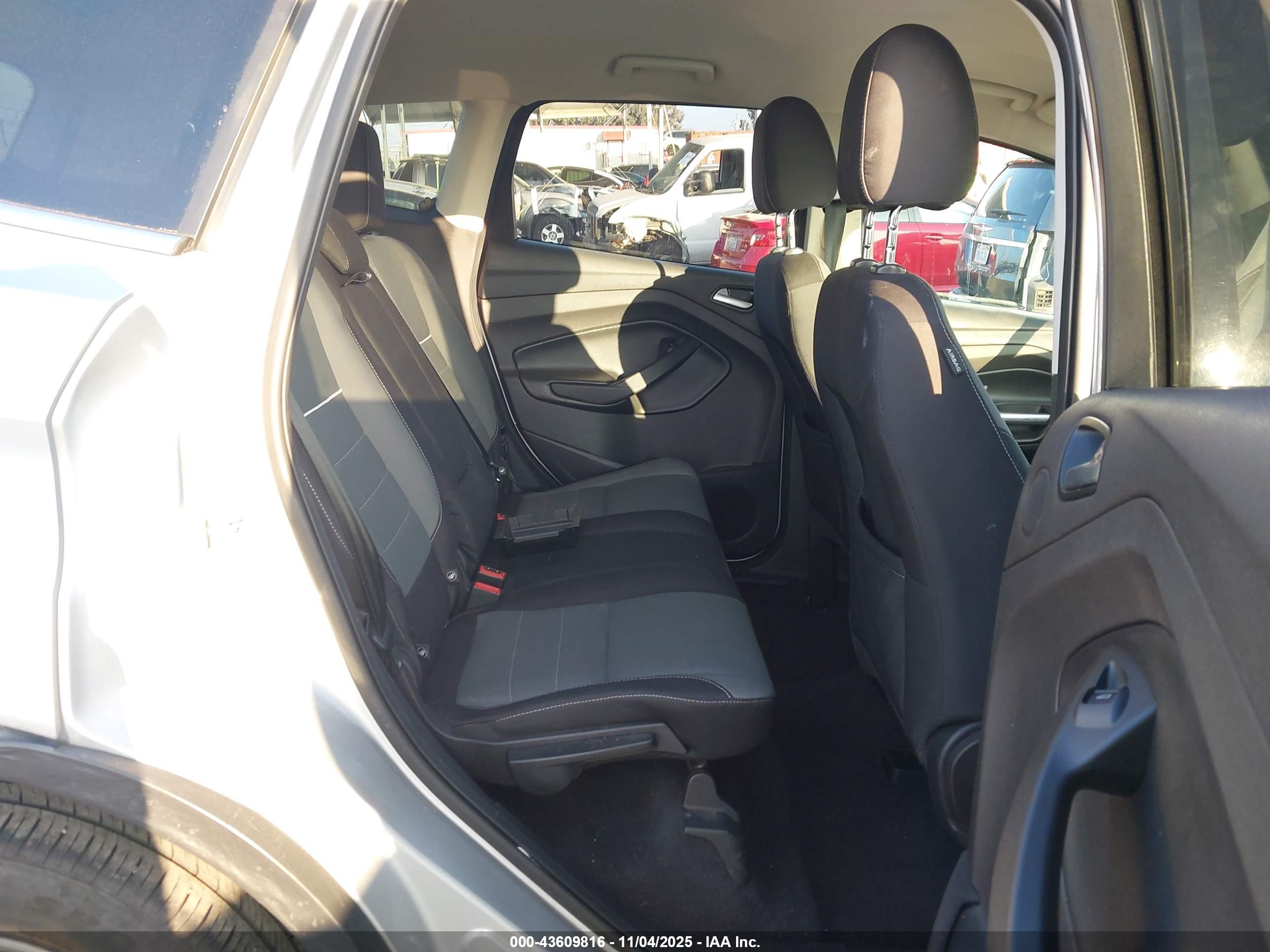 FORD ESCAPE image 8