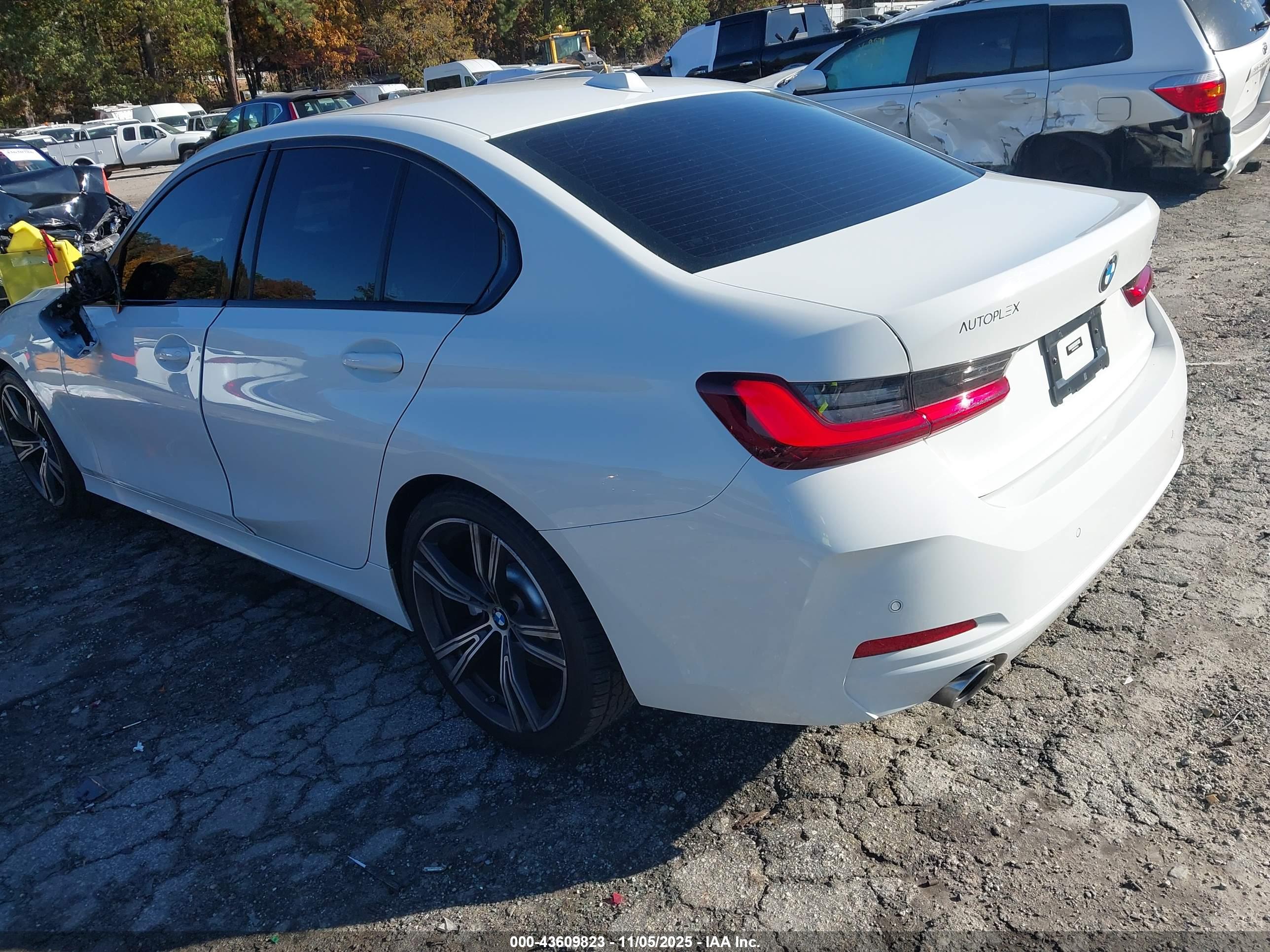 BMW 330I image 3