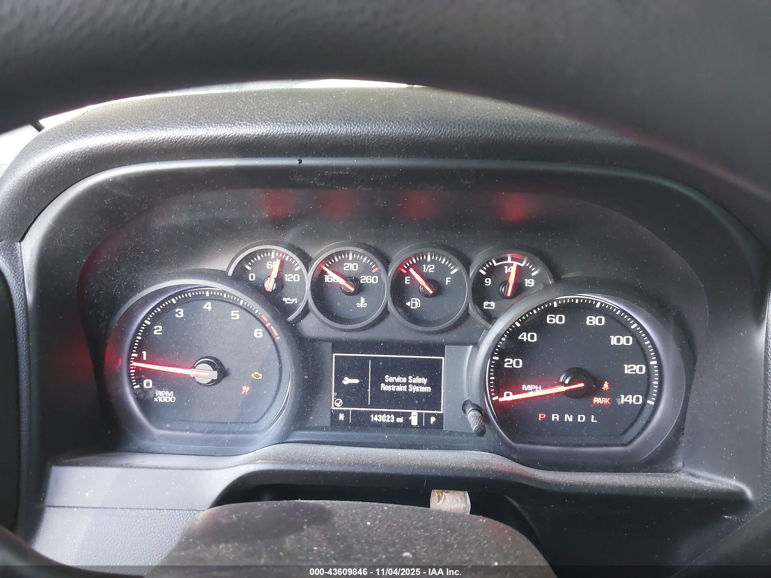 CHEVROLET SILVERADO image 7