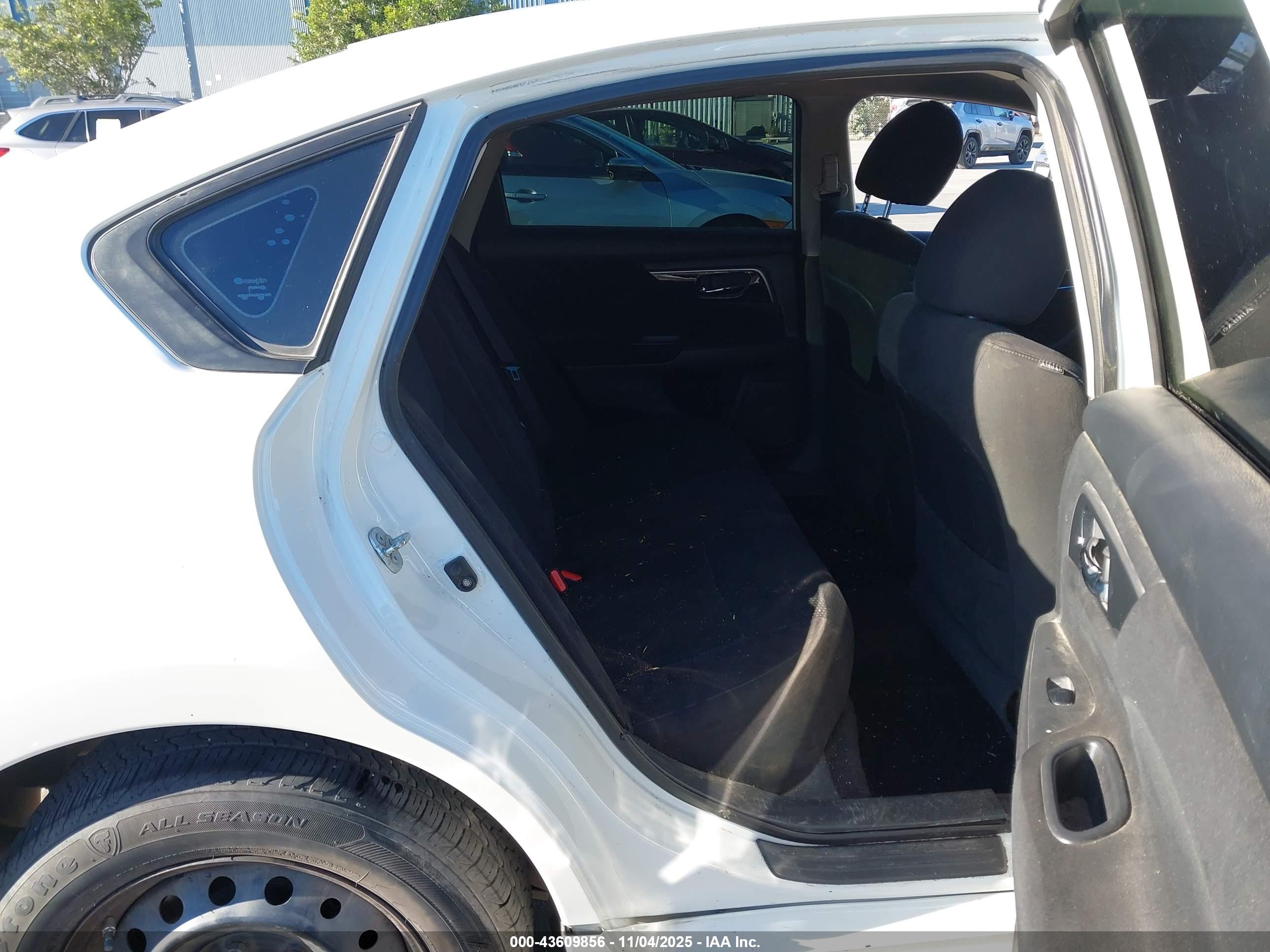 NISSAN ALTIMA image 8