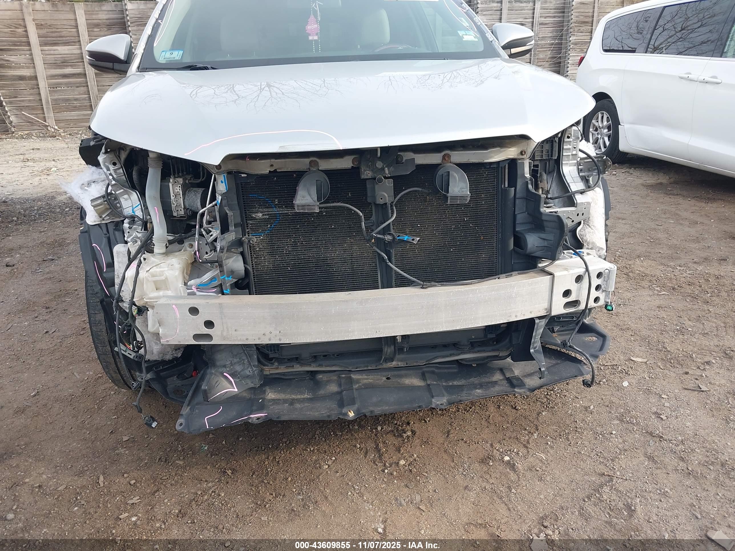 TOYOTA HIGHLANDER image 6