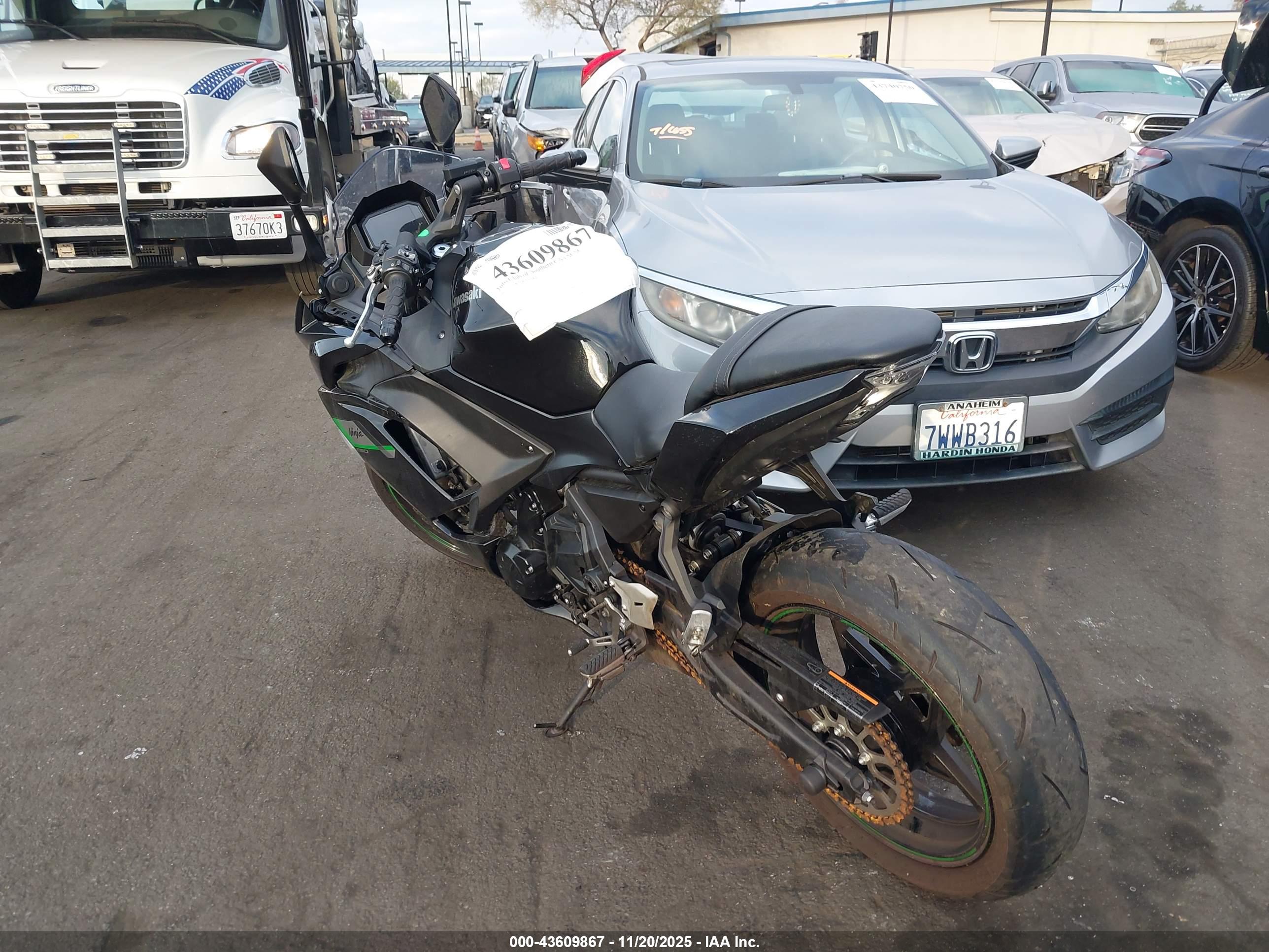 KAWASAKI EX650 image 3