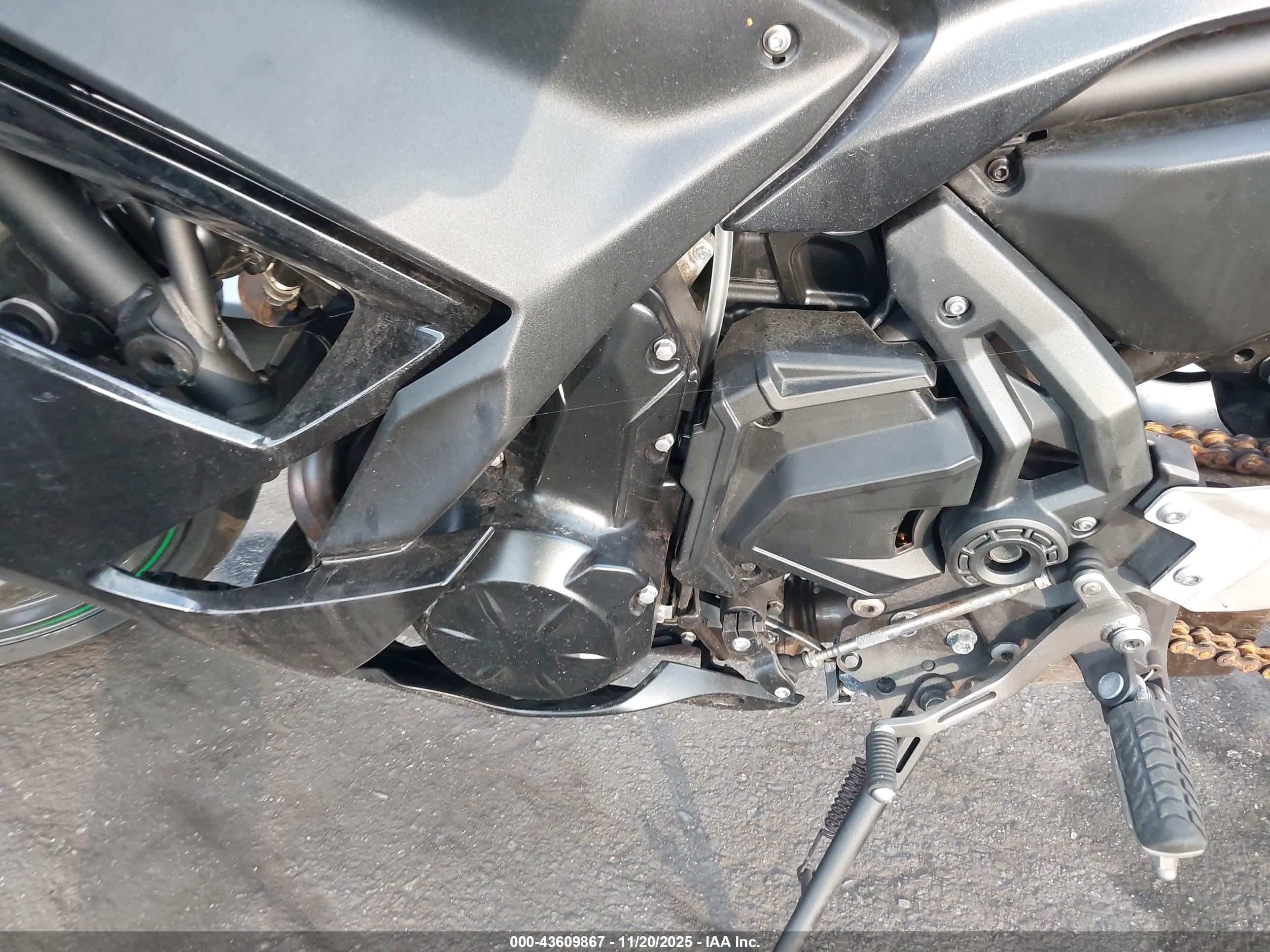 KAWASAKI EX650 image 9