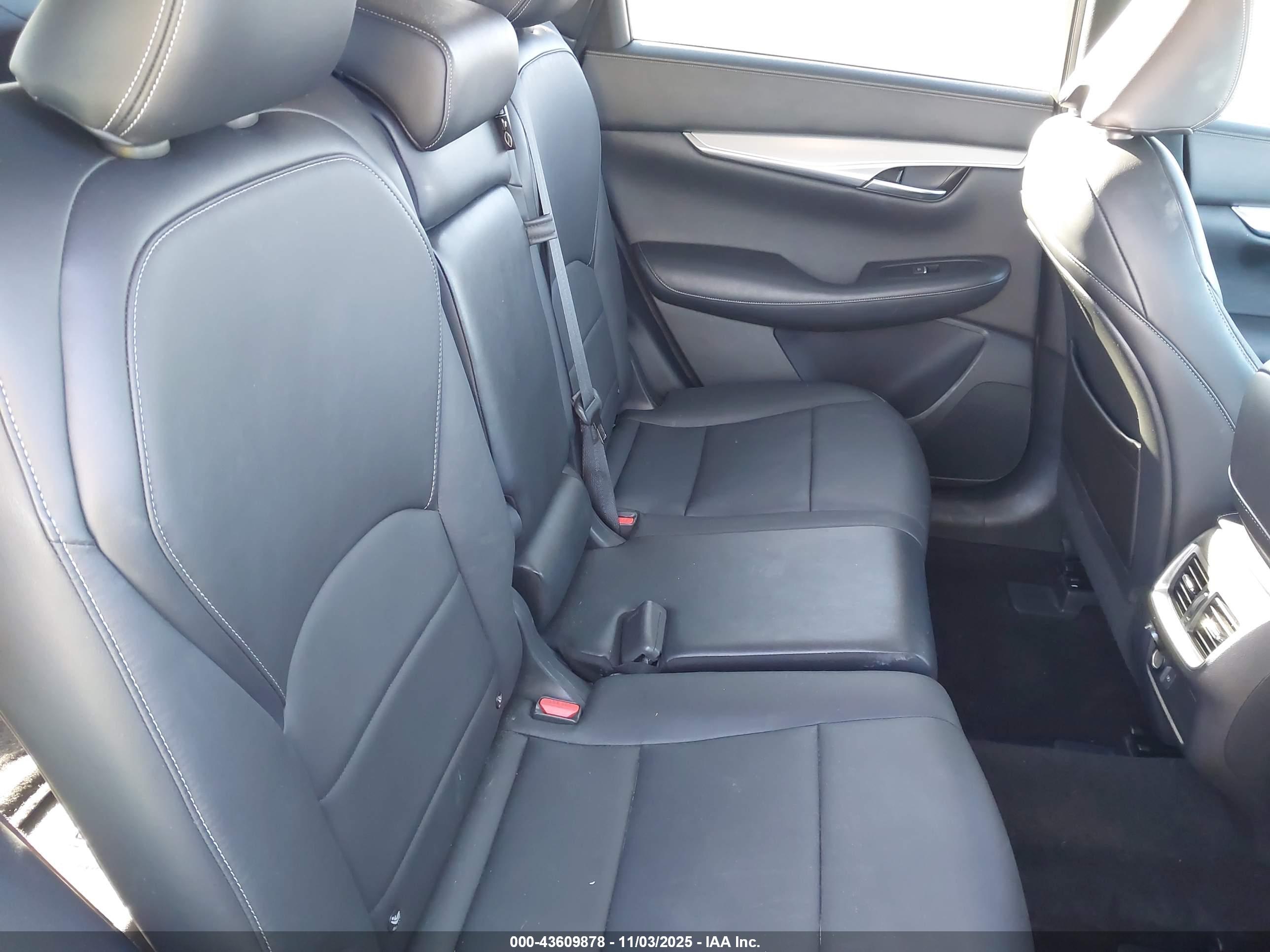 INFINITI QX50 image 8