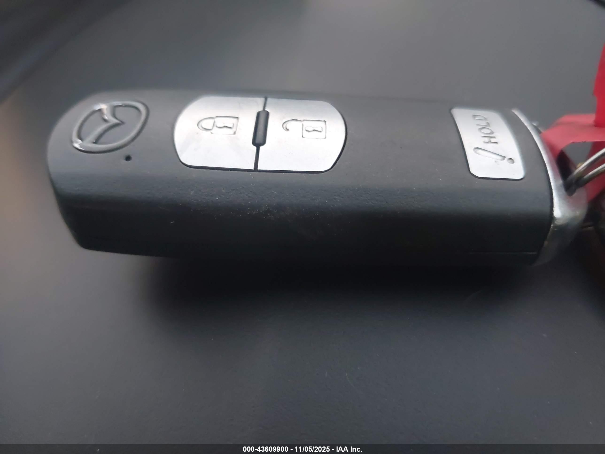 MAZDA MAZDA3 image 11