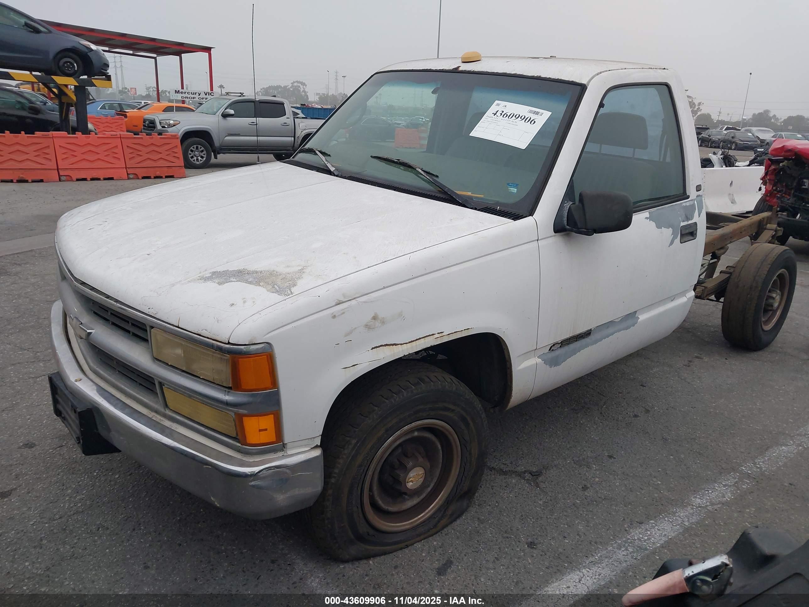 CHEVROLET C3500 image 2