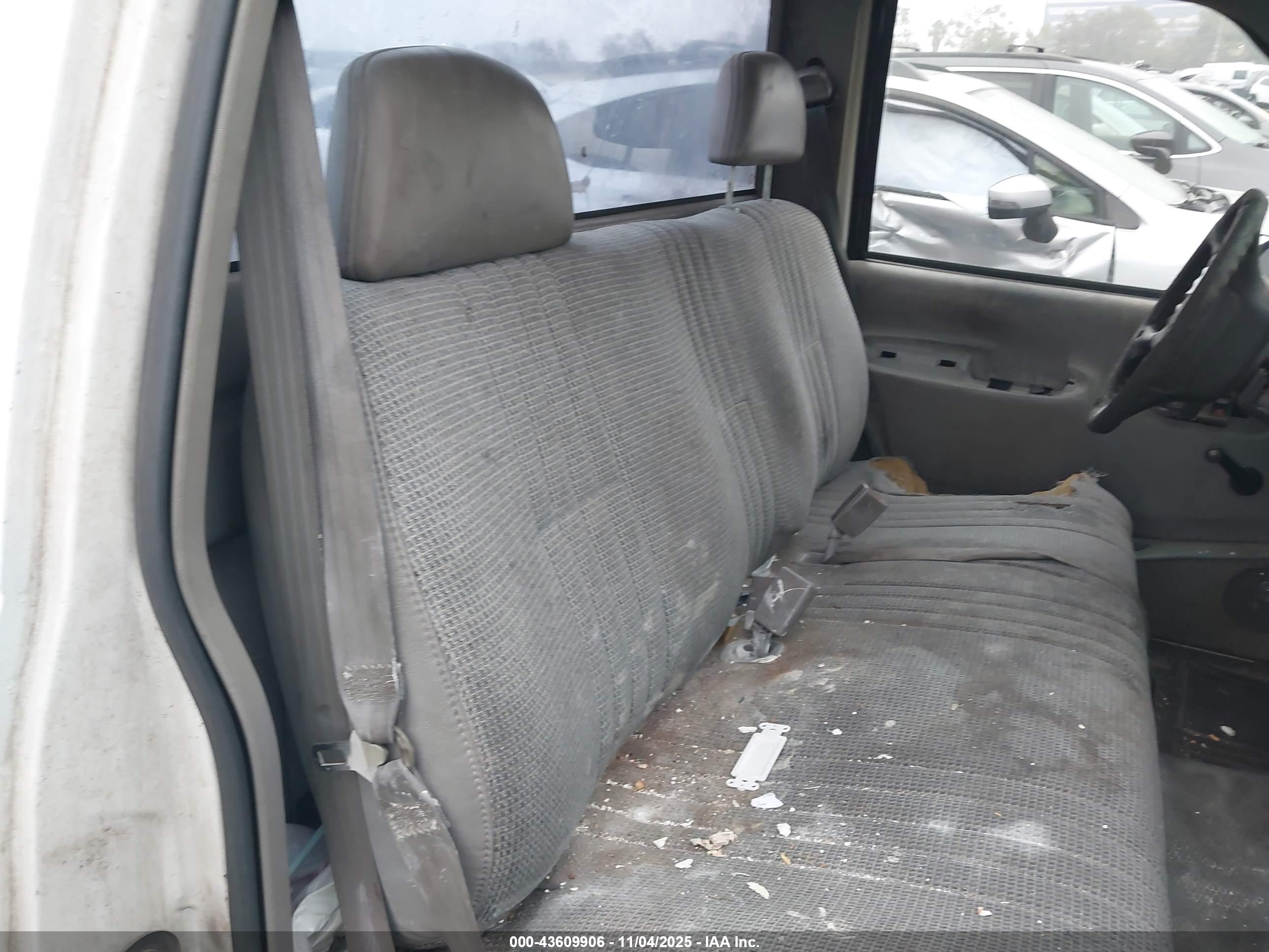 CHEVROLET C3500 image 8