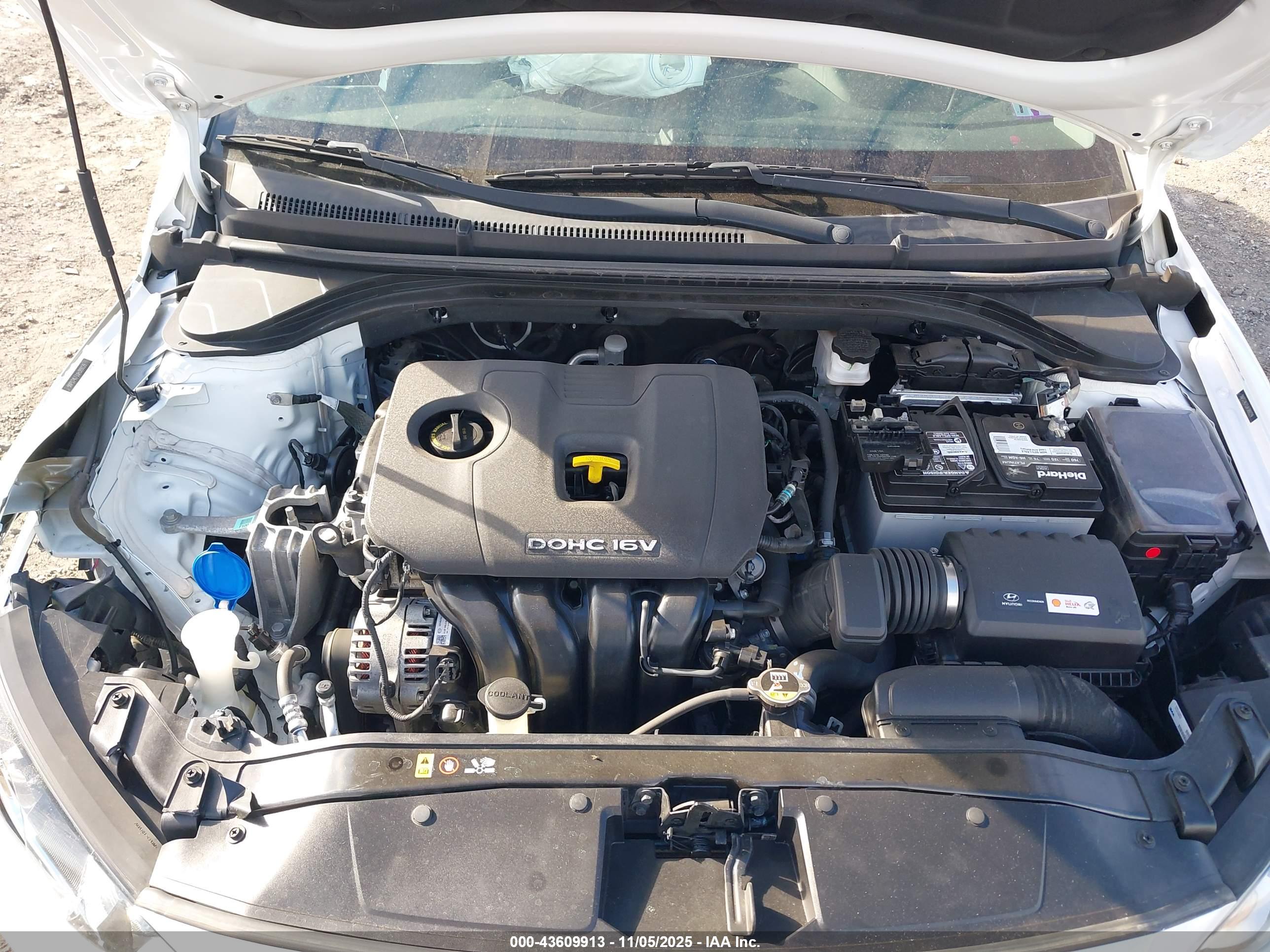 HYUNDAI ELANTRA image 10