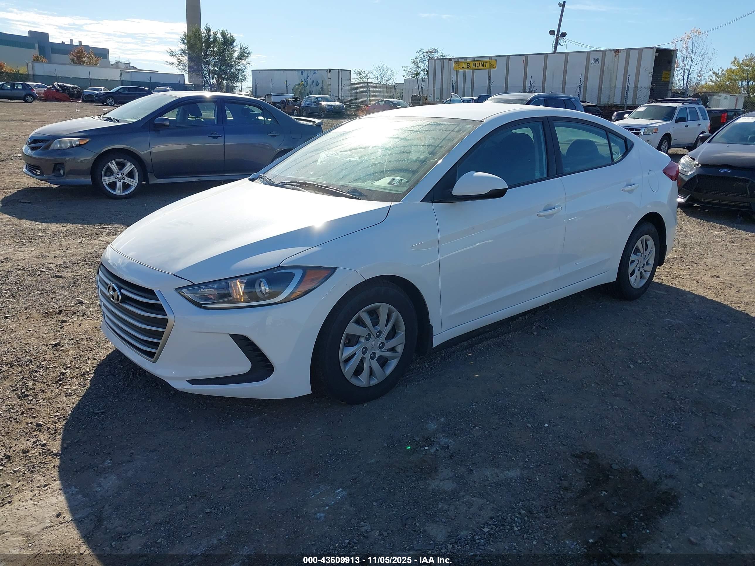 HYUNDAI ELANTRA image 2