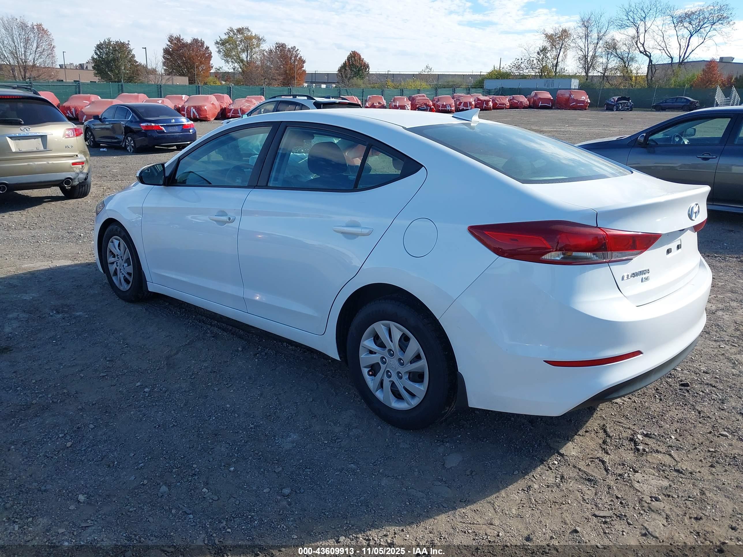 HYUNDAI ELANTRA image 3