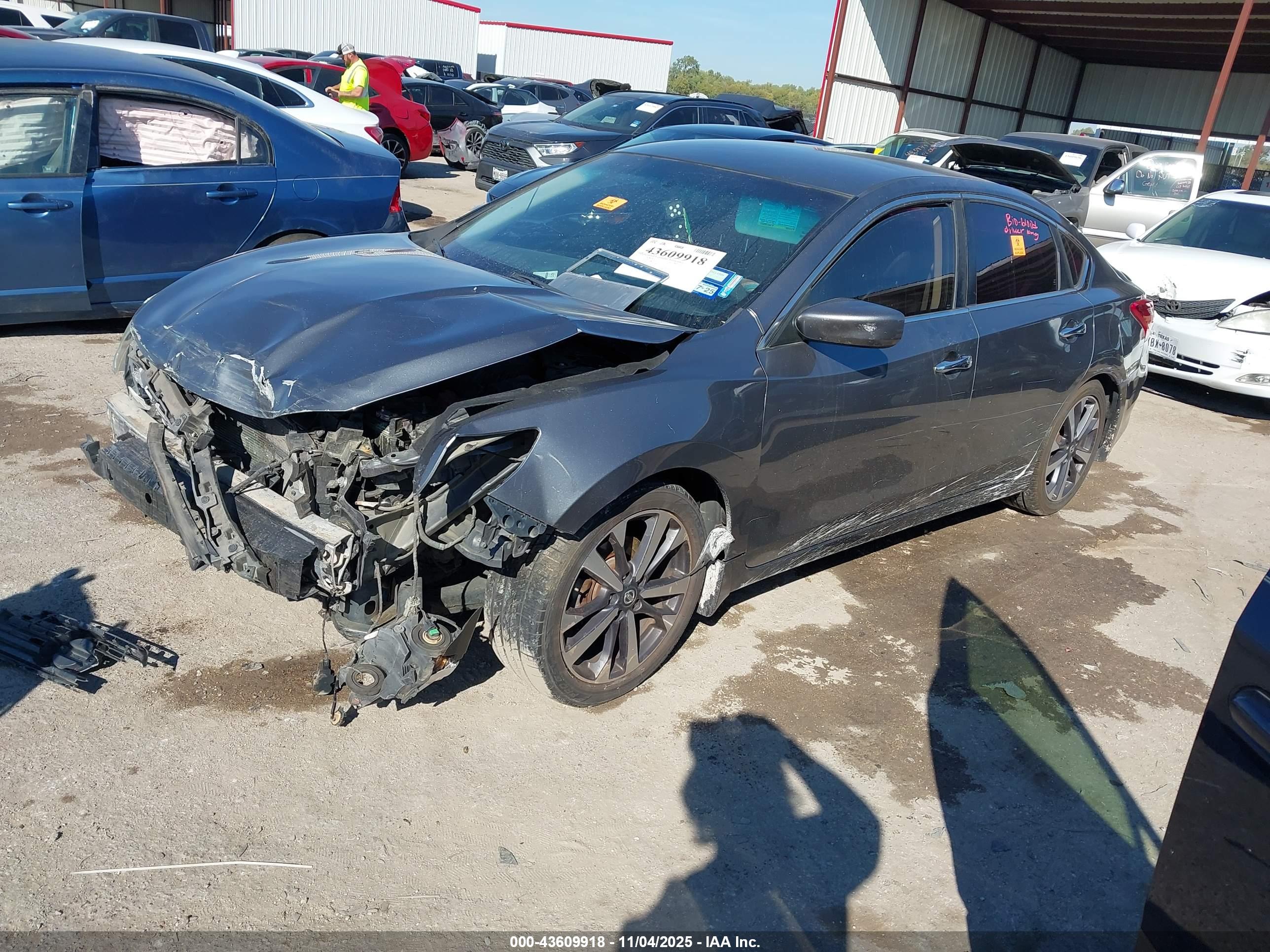 NISSAN ALTIMA image 2