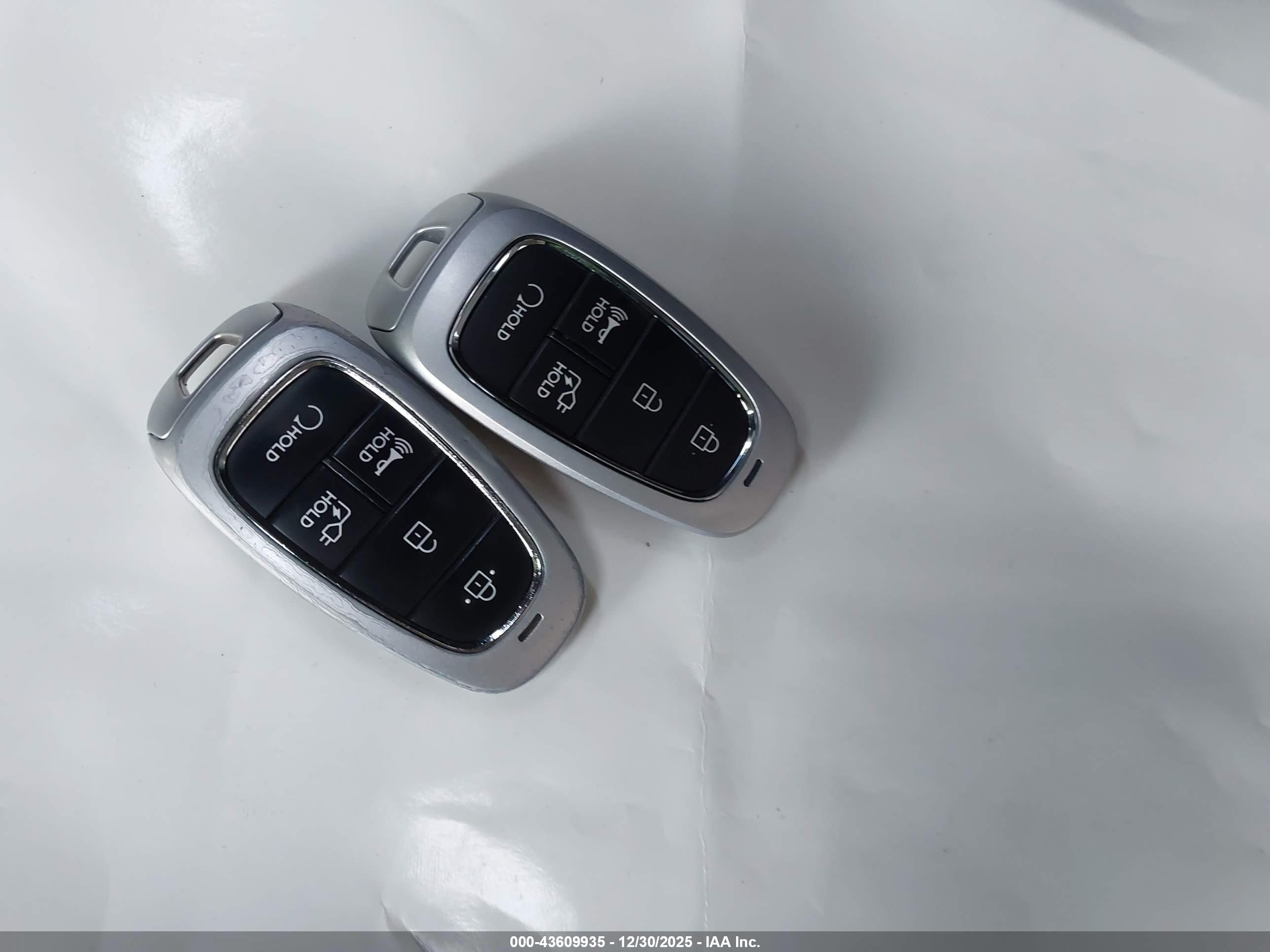 HYUNDAI IONIQ image 11