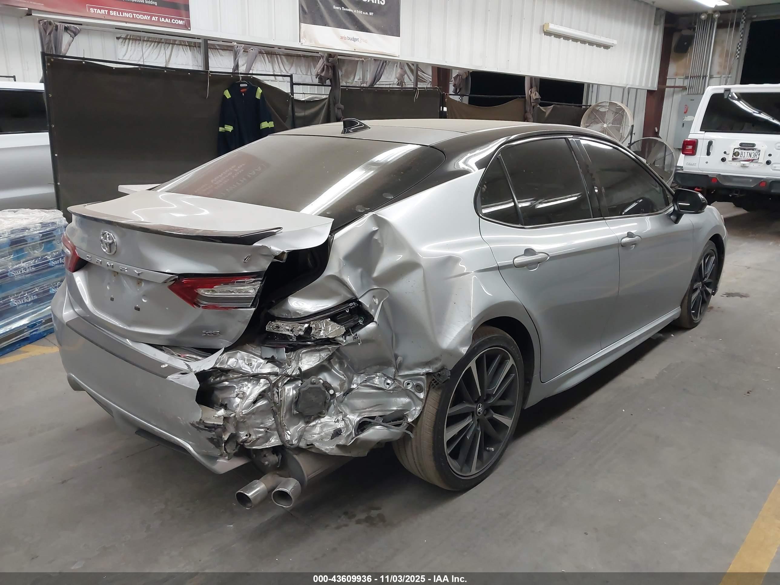 TOYOTA CAMRY image 4
