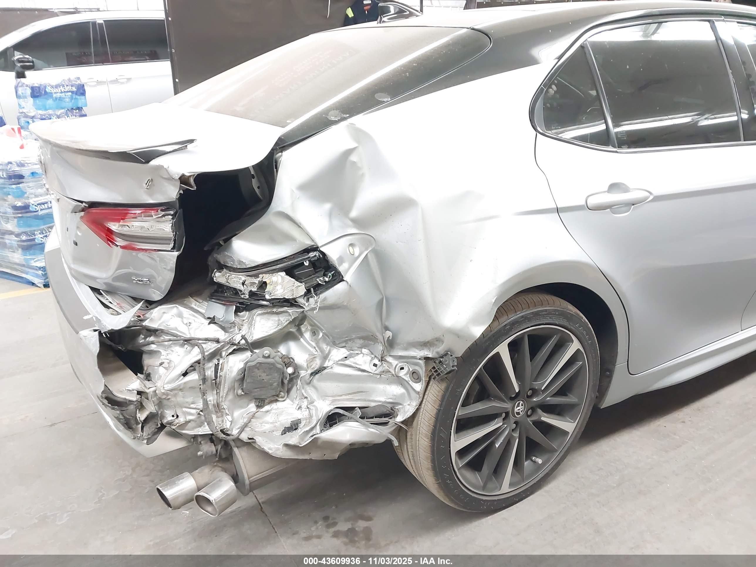TOYOTA CAMRY image 6