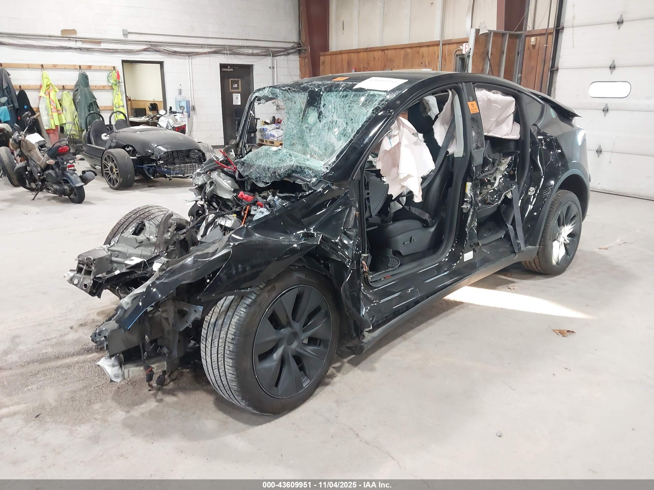 TESLA MODEL image 2
